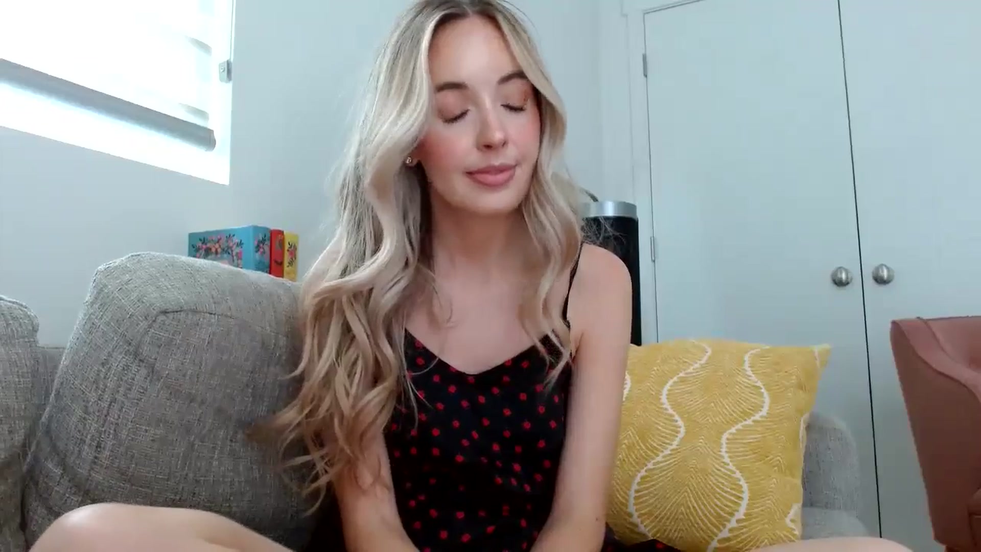 Gallery image thumbnail from Vegansoda's myfreecams stream on, 06/17/2024, 22:27 image 20 of 20