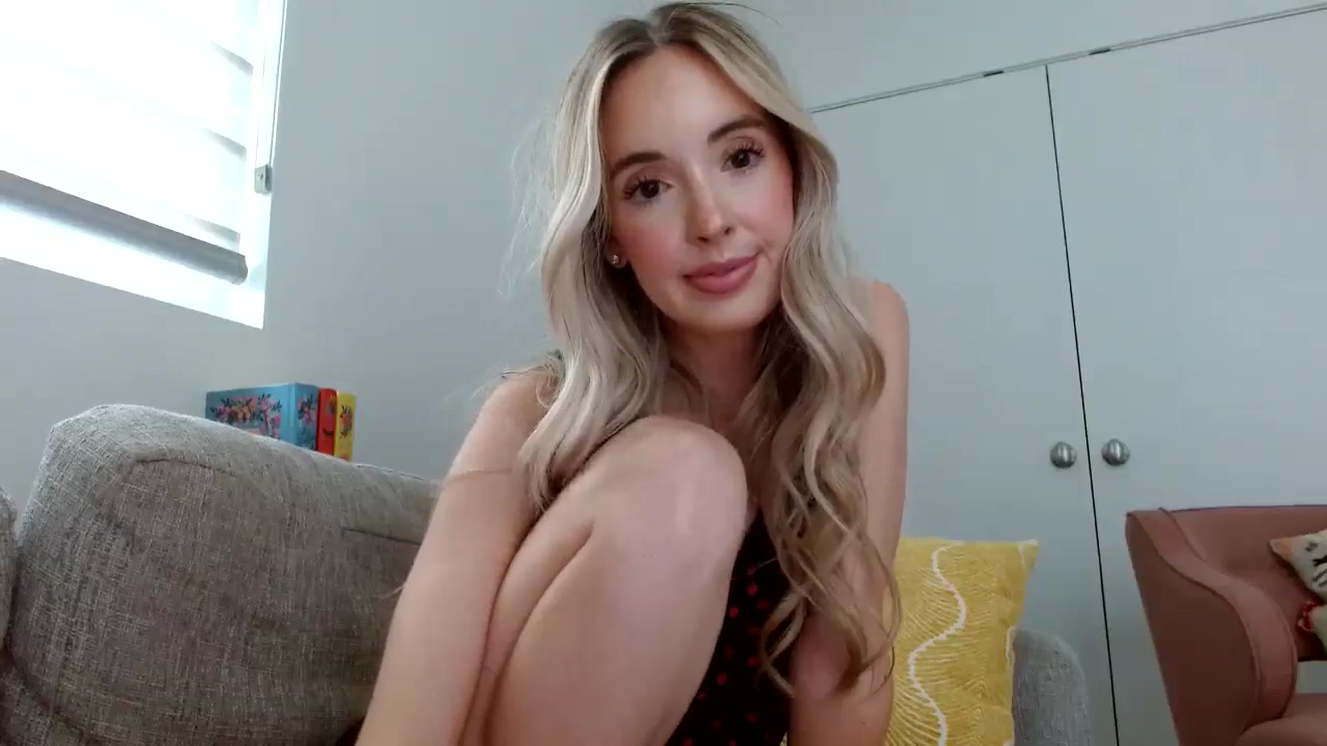 Gallery image thumbnail from Vegansoda's myfreecams stream on, 06/17/2024, 22:27 image 15 of 20
