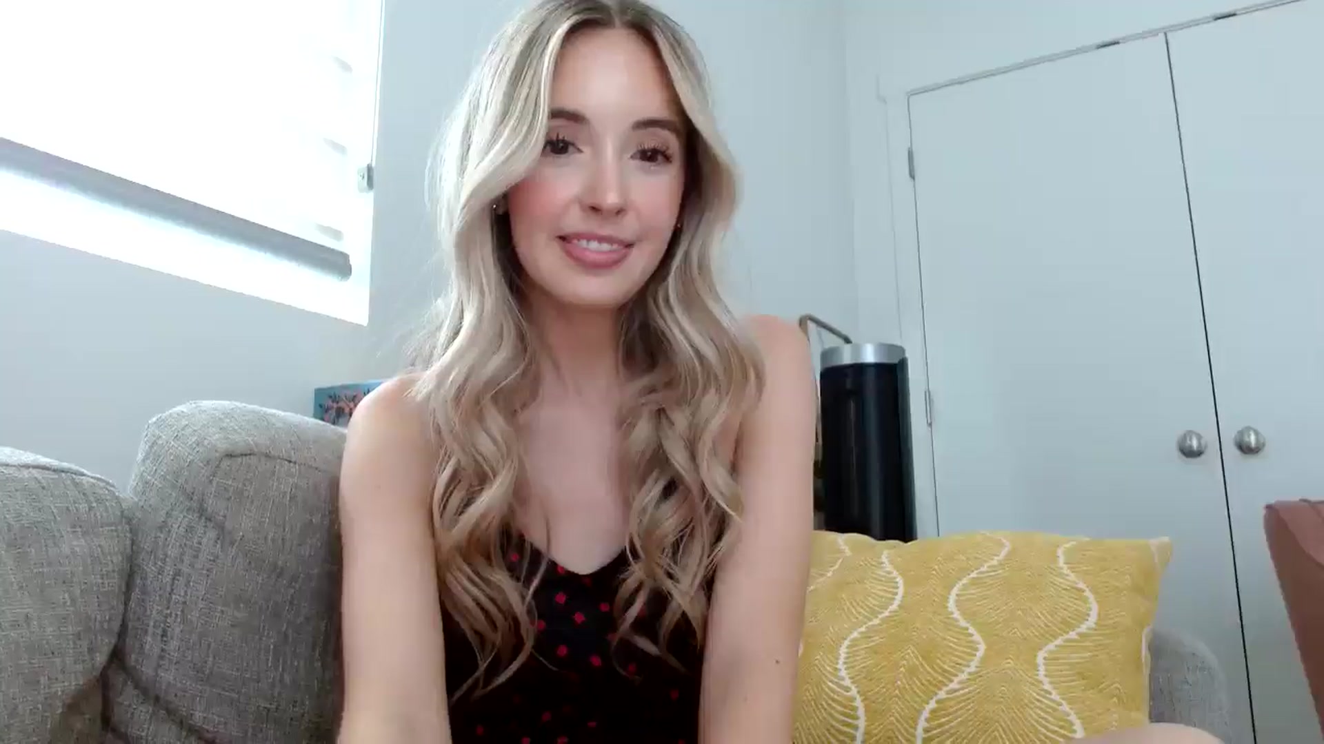Gallery image thumbnail from Vegansoda's myfreecams stream on, 06/17/2024, 22:27 image 12 of 20