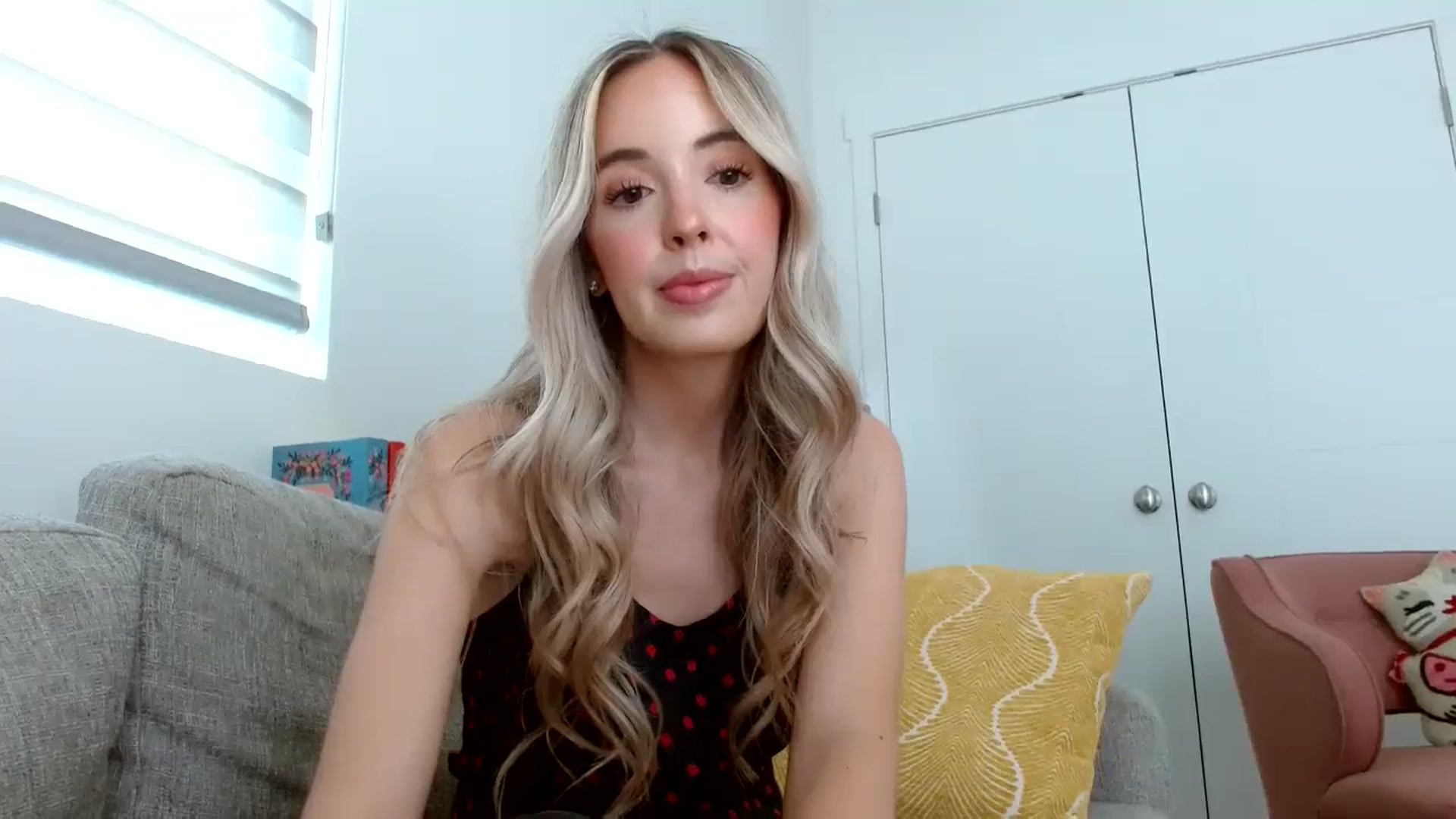 Gallery image thumbnail from Vegansoda's myfreecams stream on, 06/17/2024, 22:27 image 3 of 20