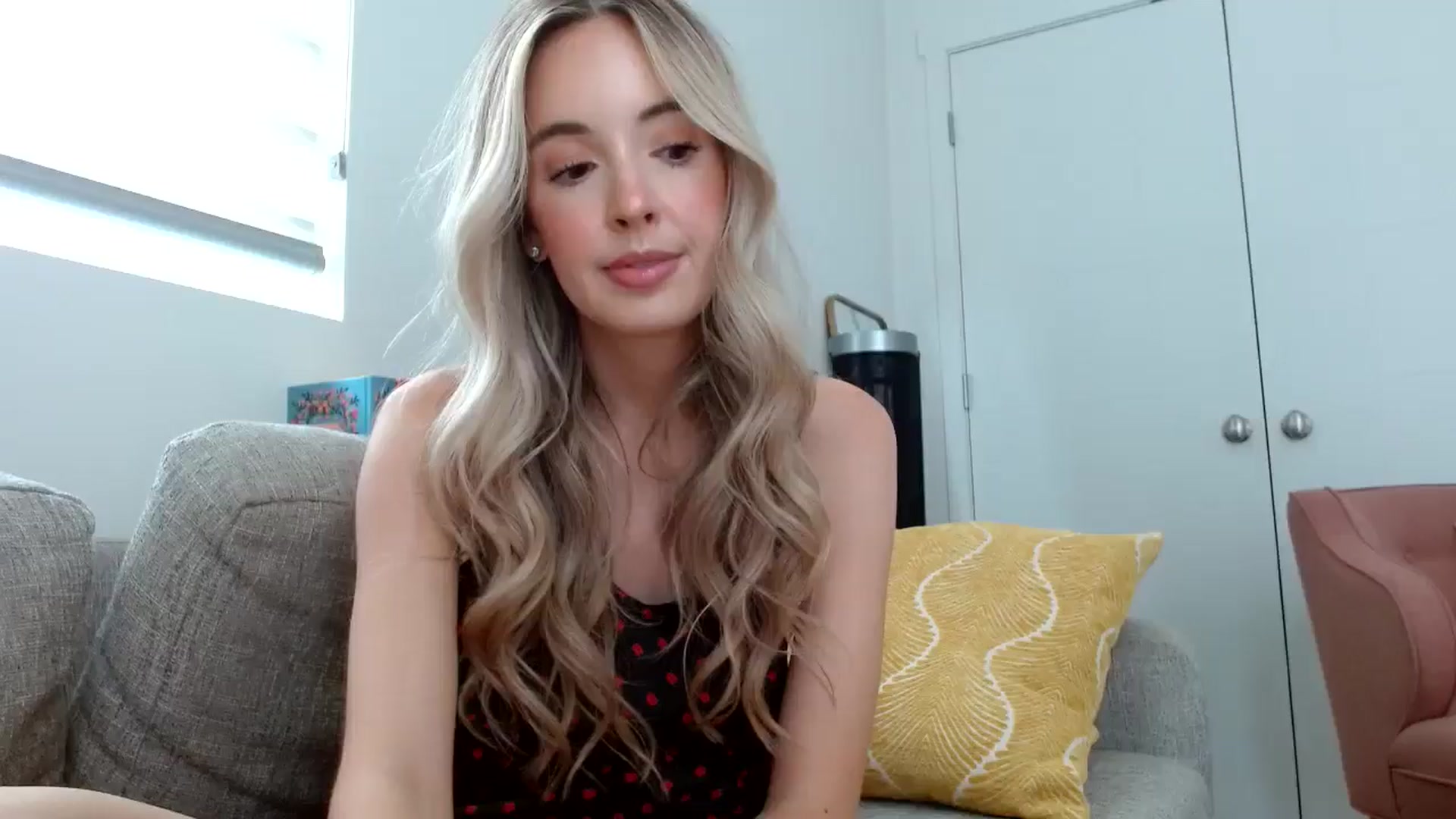 Gallery image thumbnail from Vegansoda's myfreecams stream on, 06/17/2024, 23:30 image 1 of 20