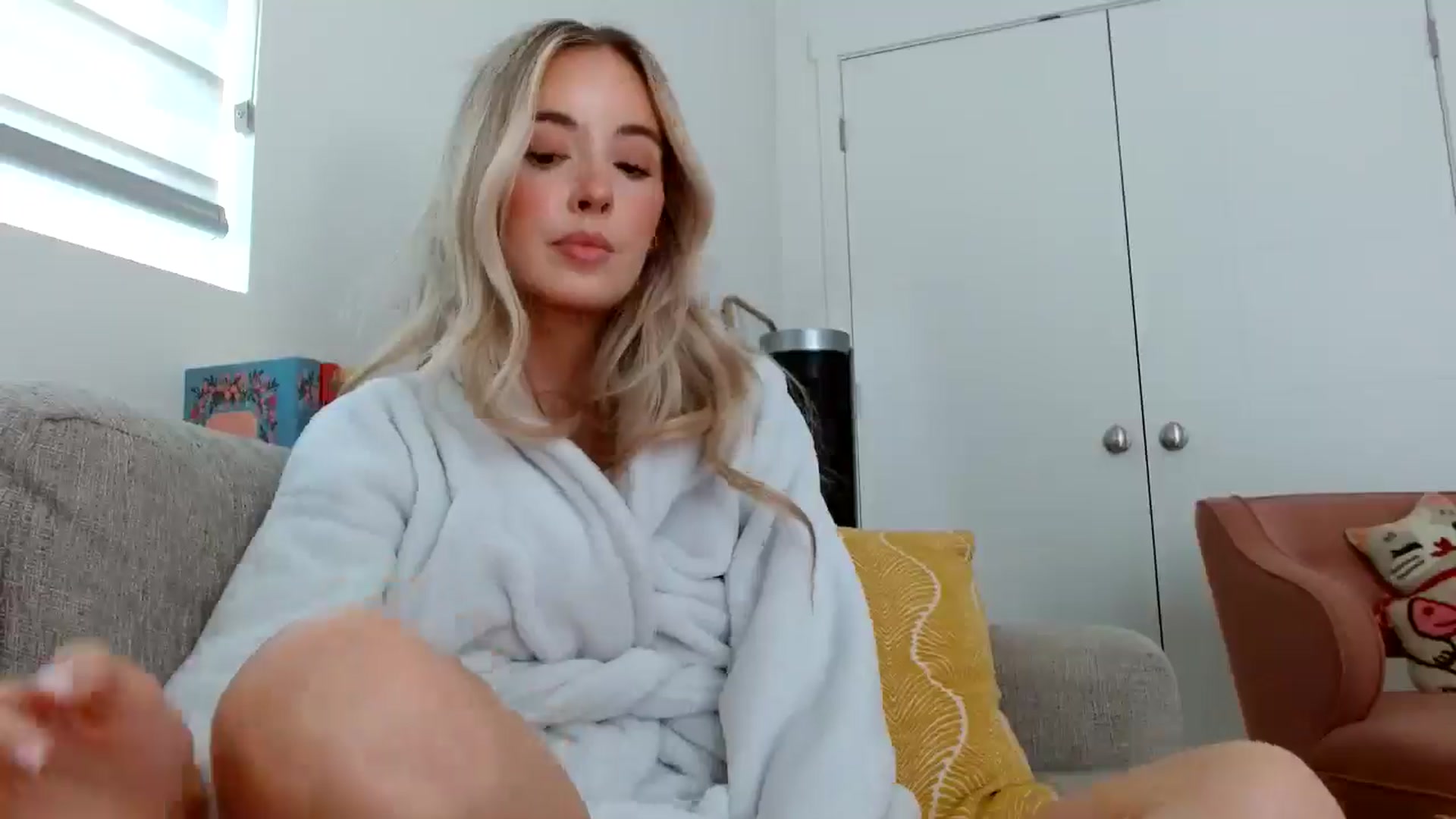 Gallery image thumbnail from Vegansoda's myfreecams stream on, 06/18/2024, 22:27 image 20 of 20