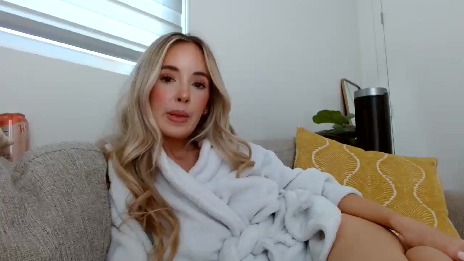 Gallery image thumbnail from Vegansoda's myfreecams stream on, 06/18/2024, 22:27 image 5 of 20