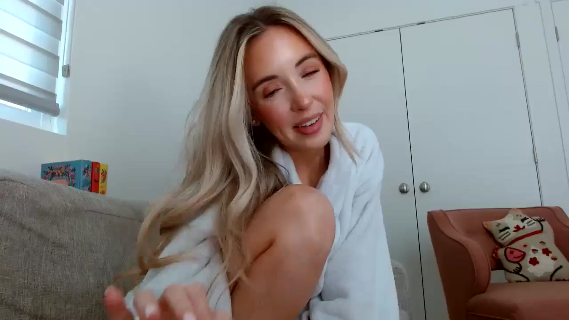 Gallery image thumbnail from Vegansoda's myfreecams stream on, 06/18/2024, 22:27 image 1 of 20