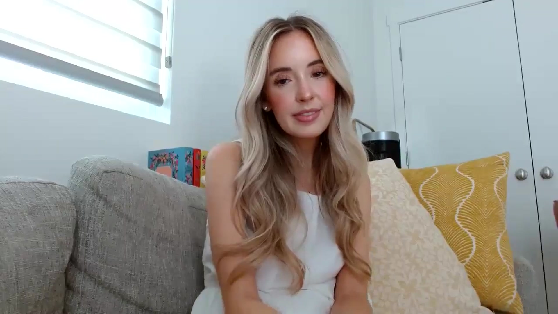 Gallery image thumbnail from Vegansoda's myfreecams stream on, 06/19/2024, 22:33 image 2 of 20