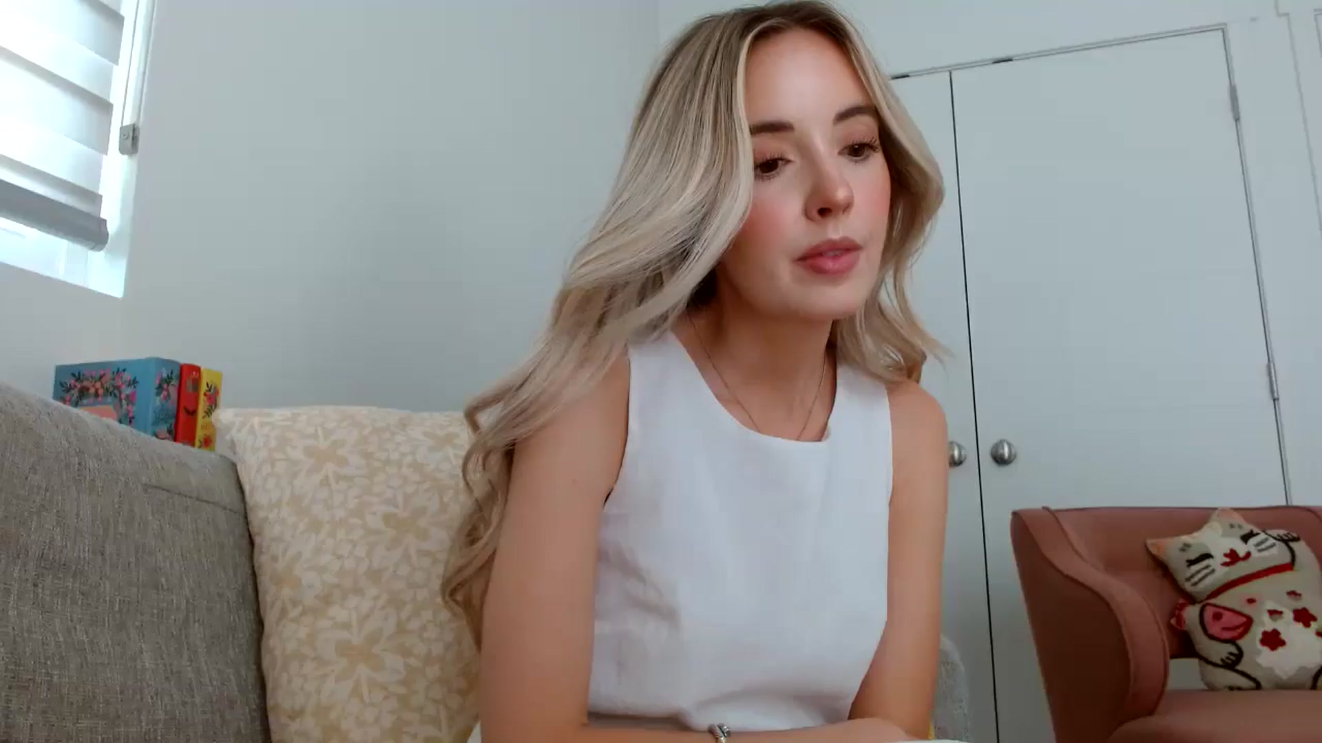 Gallery image thumbnail from Vegansoda's myfreecams stream on, 06/19/2024, 22:33 image 9 of 20