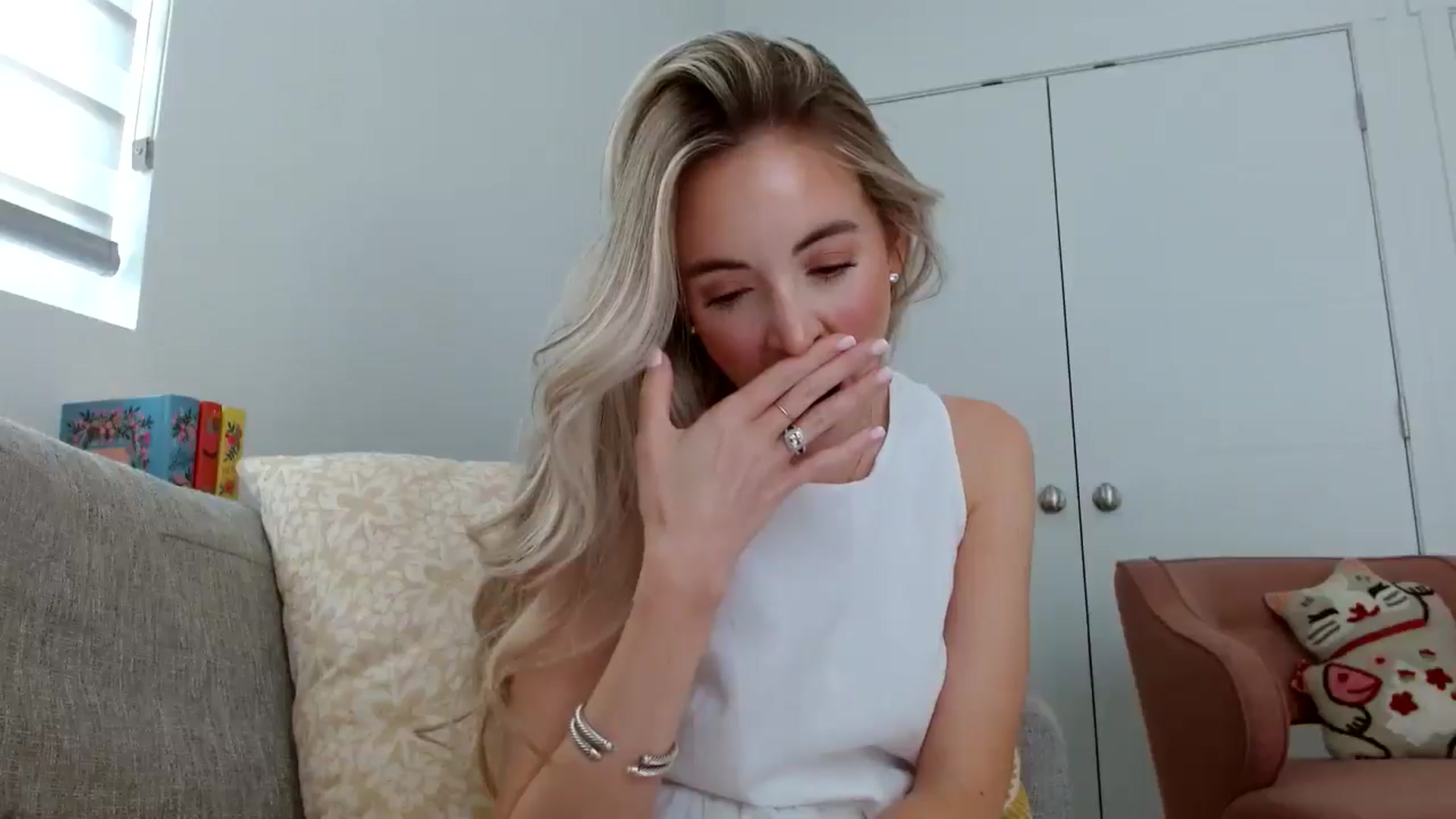 Gallery image thumbnail from Vegansoda's myfreecams stream on, 06/19/2024, 22:33 image 14 of 20
