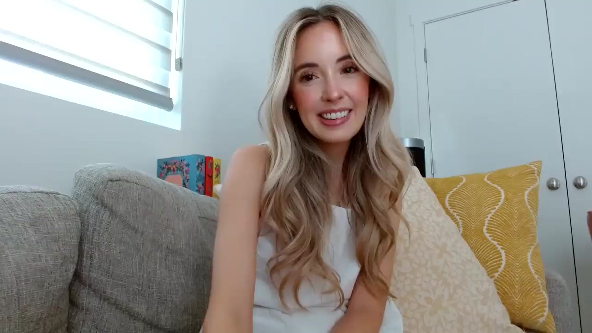 Gallery image thumbnail from Vegansoda's myfreecams stream on, 06/19/2024, 22:33 image 3 of 20