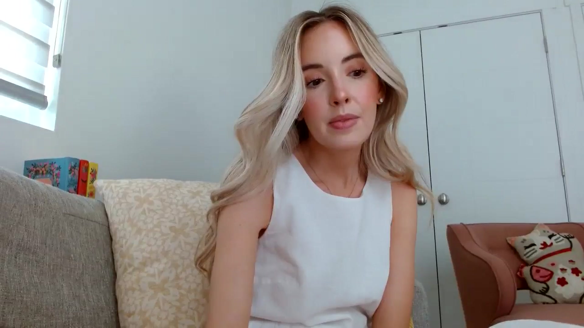 Gallery image thumbnail from Vegansoda's myfreecams stream on, 06/19/2024, 22:33 image 11 of 20