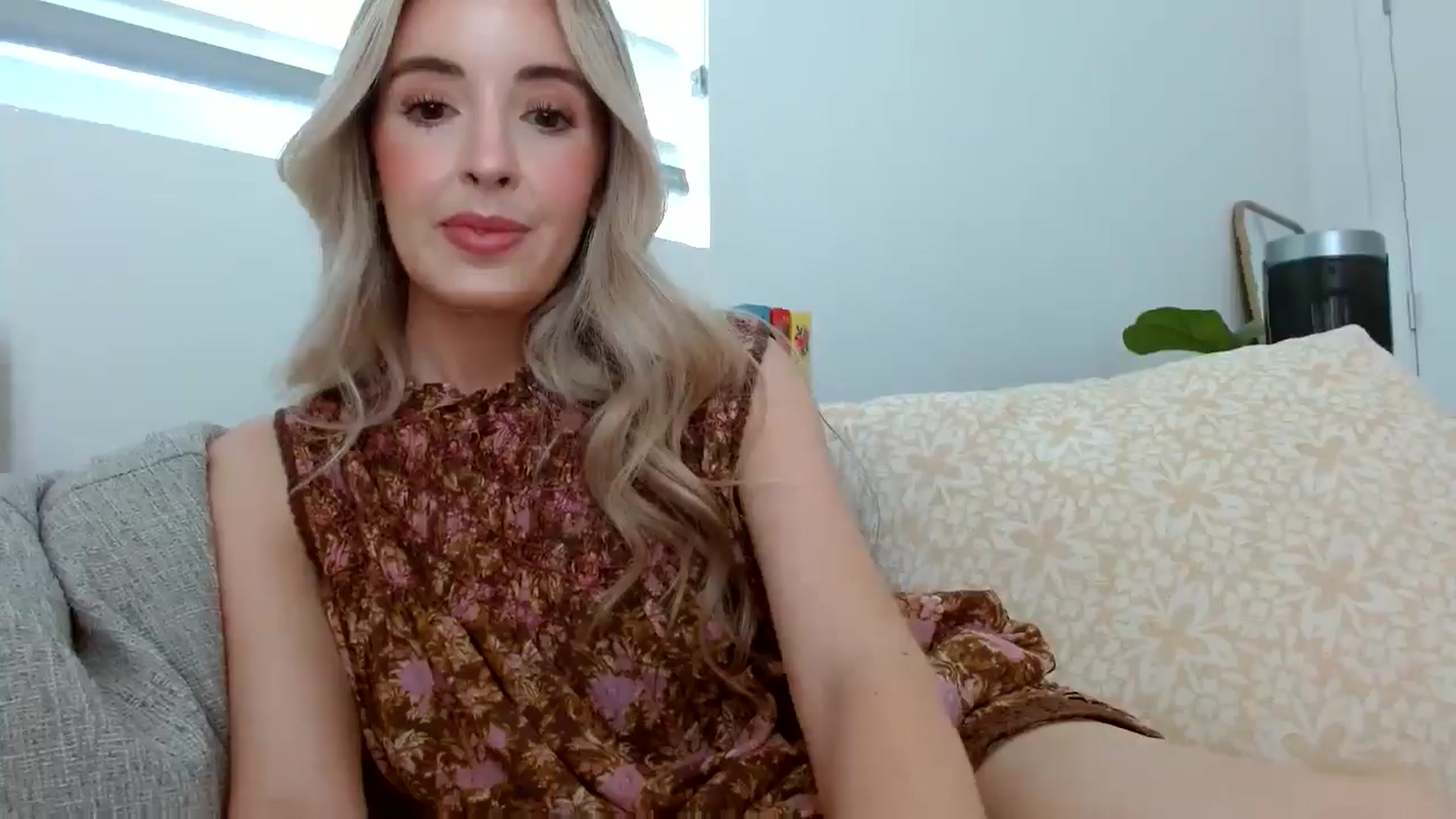 Gallery image thumbnail from Vegansoda's myfreecams stream on, 06/22/2024, 22:43 image 15 of 20