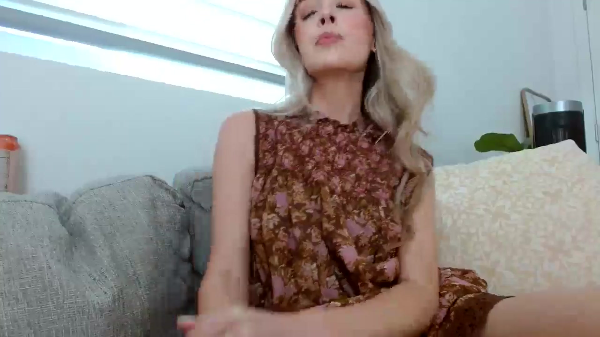 Gallery image thumbnail from Vegansoda's myfreecams stream on, 06/22/2024, 22:43 image 17 of 20