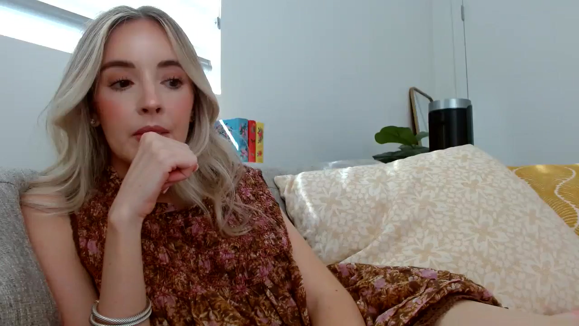 Gallery image thumbnail from Vegansoda's myfreecams stream on, 06/22/2024, 23:31 image 18 of 20