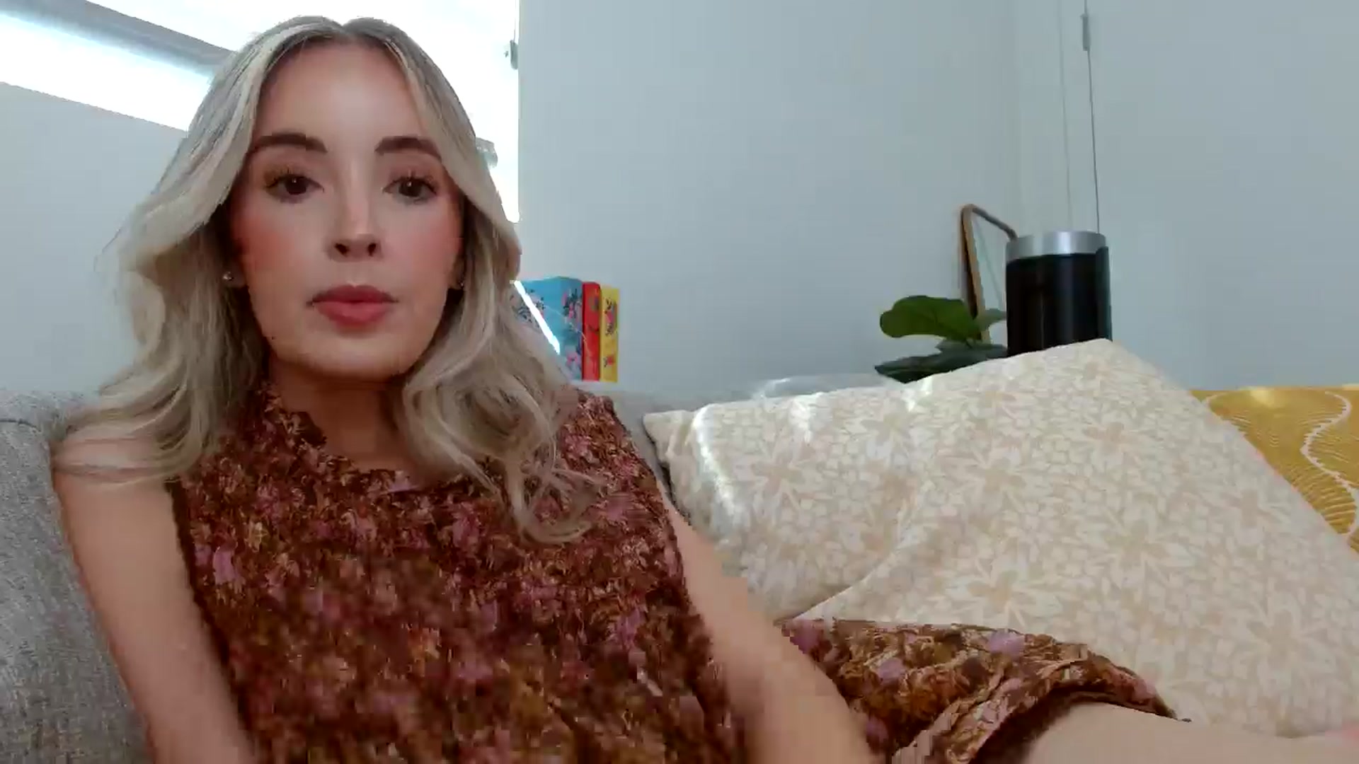 Gallery image thumbnail from Vegansoda's myfreecams stream on, 06/22/2024, 23:31 image 17 of 20