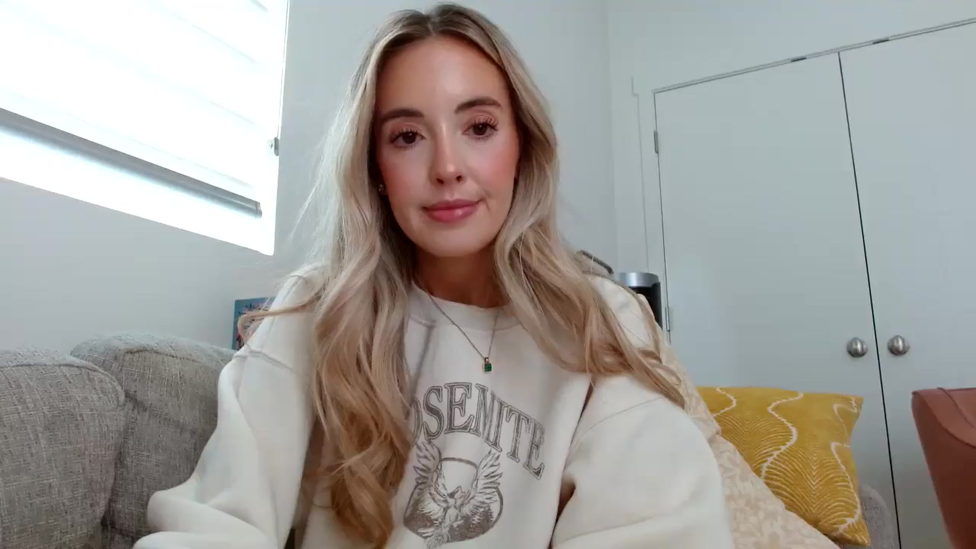 Gallery image thumbnail from Vegansoda's myfreecams stream on, 06/23/2024, 23:51 image 3 of 20