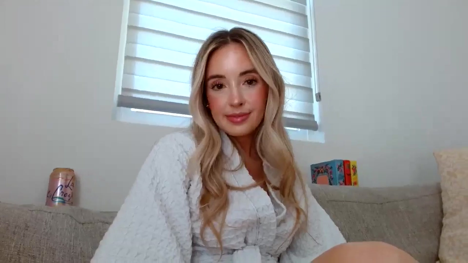 Gallery image thumbnail from Vegansoda's myfreecams stream on, 06/24/2024, 21:28 image 20 of 20