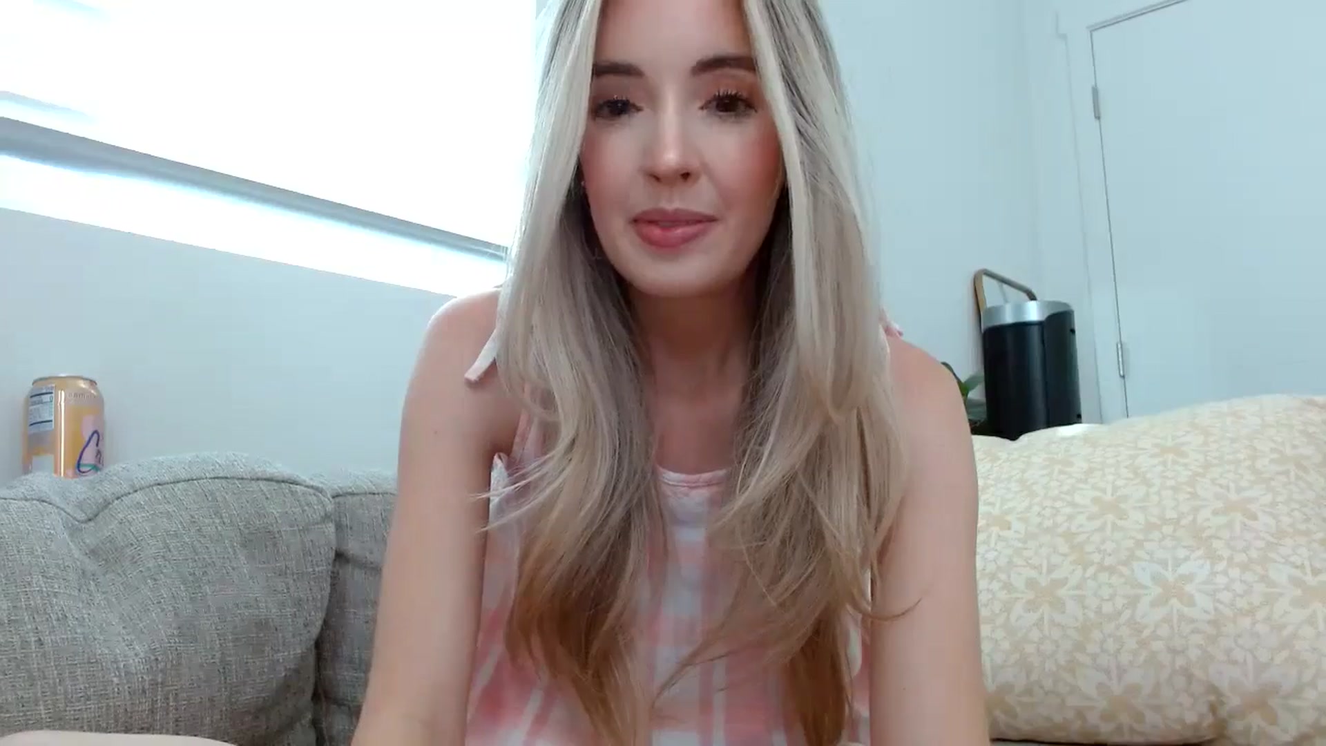 Gallery image thumbnail from Vegansoda's myfreecams stream on, 07/02/2024, 23:41 image 4 of 20