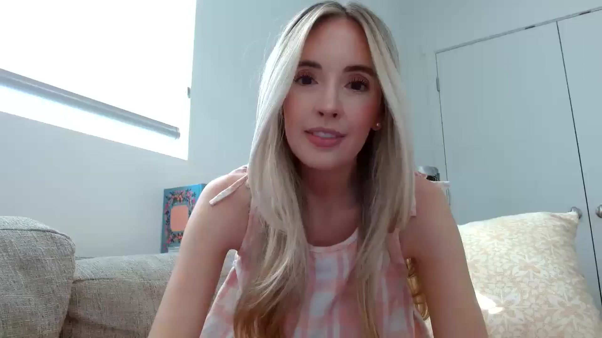 Gallery image thumbnail from Vegansoda's myfreecams stream on, 07/03/2024, 01:18 image 14 of 20