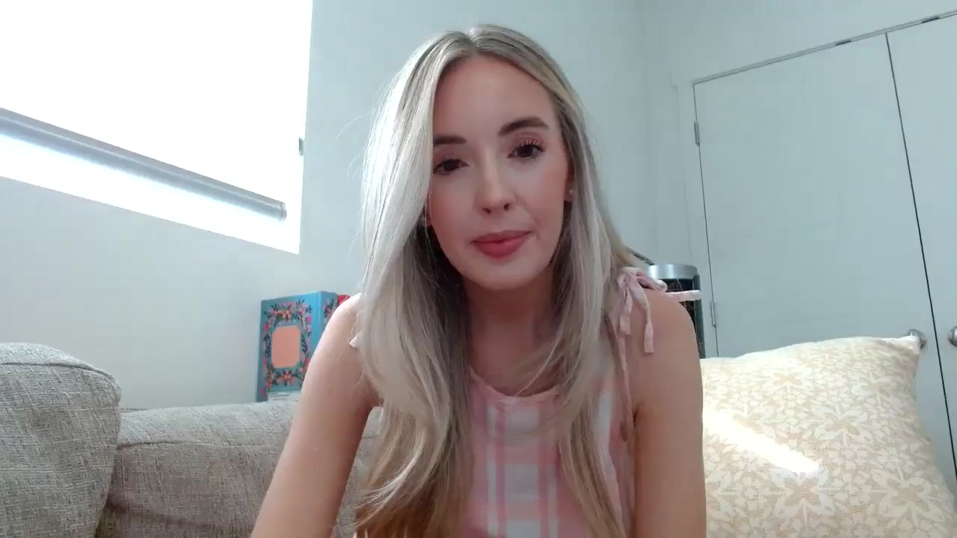 Gallery image thumbnail from Vegansoda's myfreecams stream on, 07/03/2024, 01:18 image 16 of 20