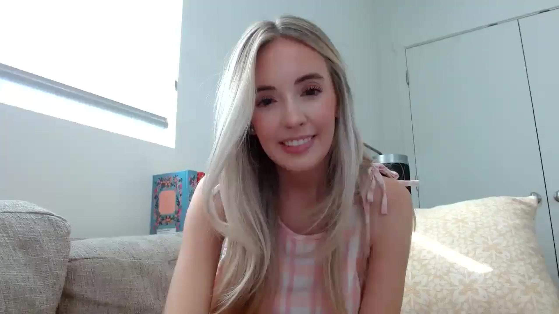 Gallery image thumbnail from Vegansoda's myfreecams stream on, 07/03/2024, 01:18 image 17 of 20