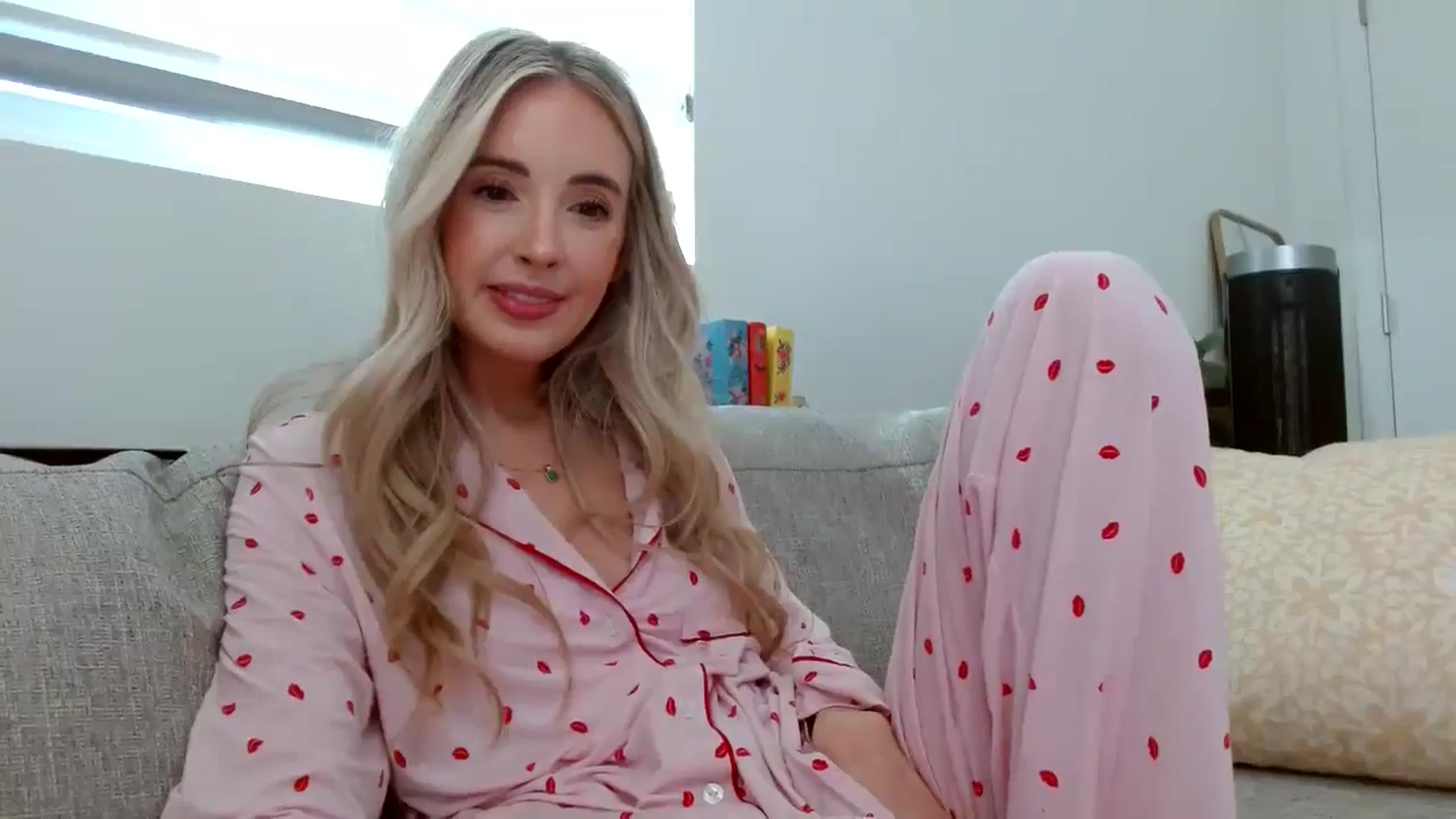 Gallery image thumbnail from Vegansoda's myfreecams stream on, 07/06/2024, 23:15 image 13 of 20