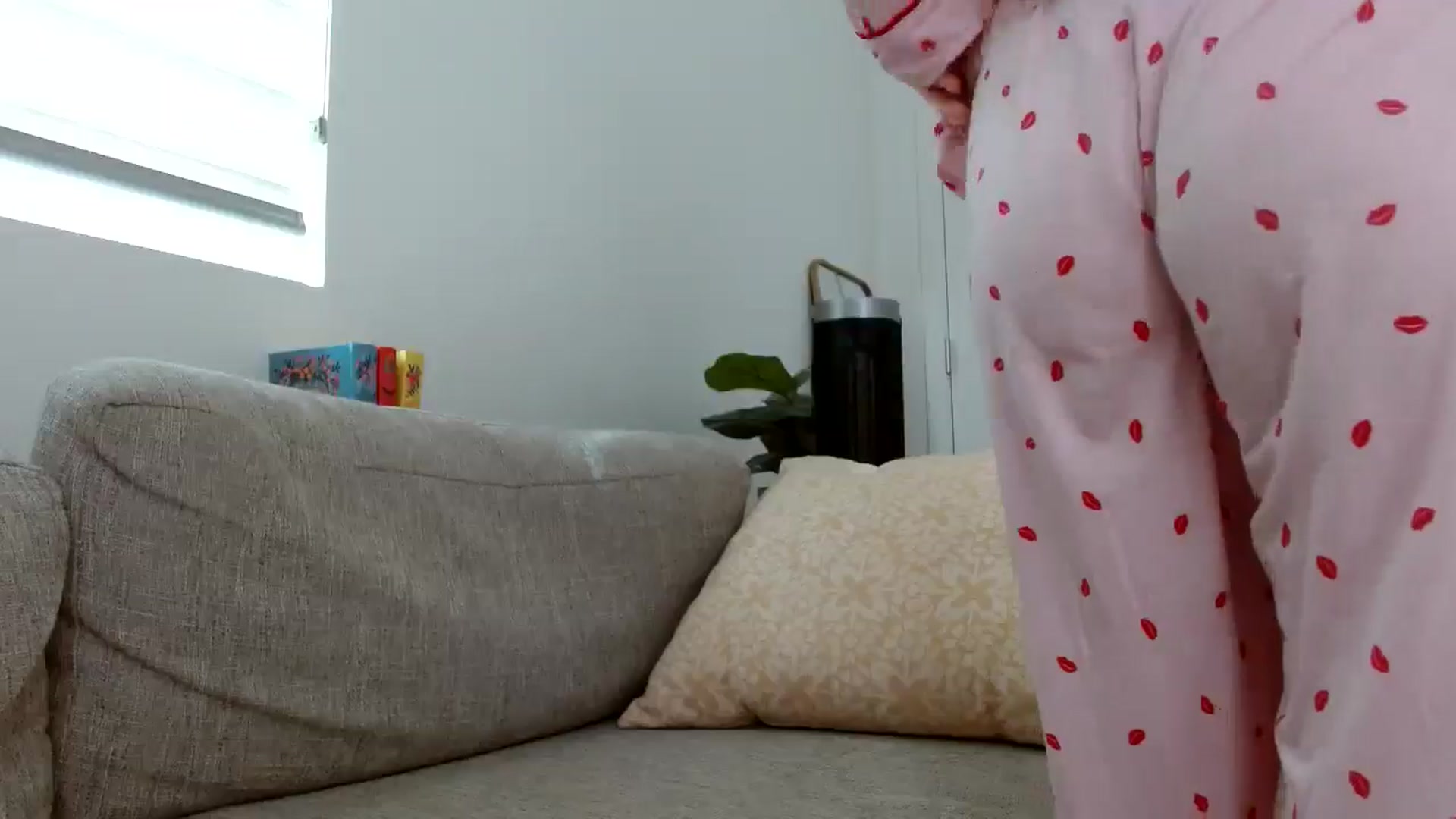 Gallery image thumbnail from Vegansoda's myfreecams stream on, 07/06/2024, 23:15 image 4 of 20