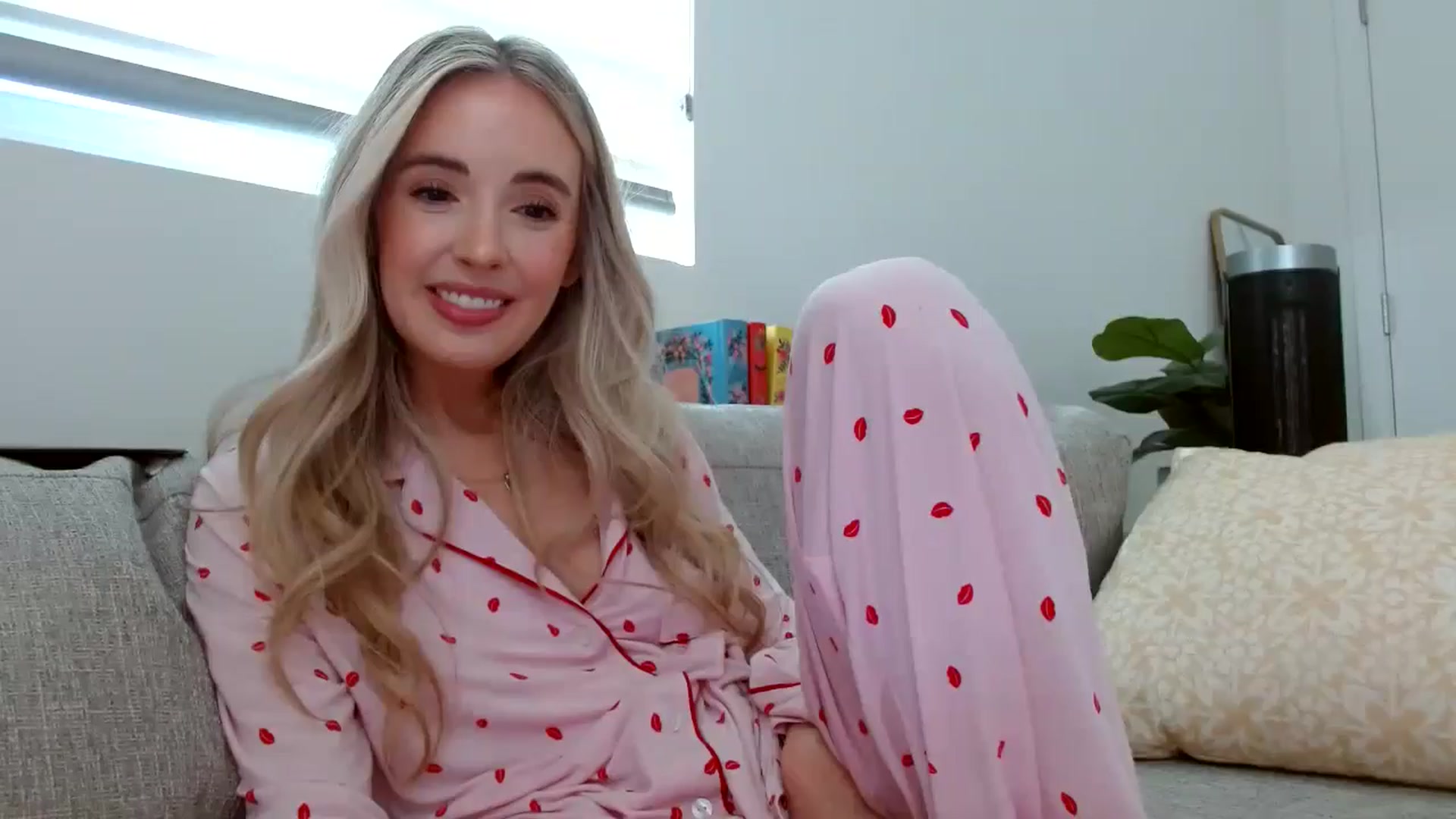 Gallery image thumbnail from Vegansoda's myfreecams stream on, 07/06/2024, 23:15 image 18 of 20