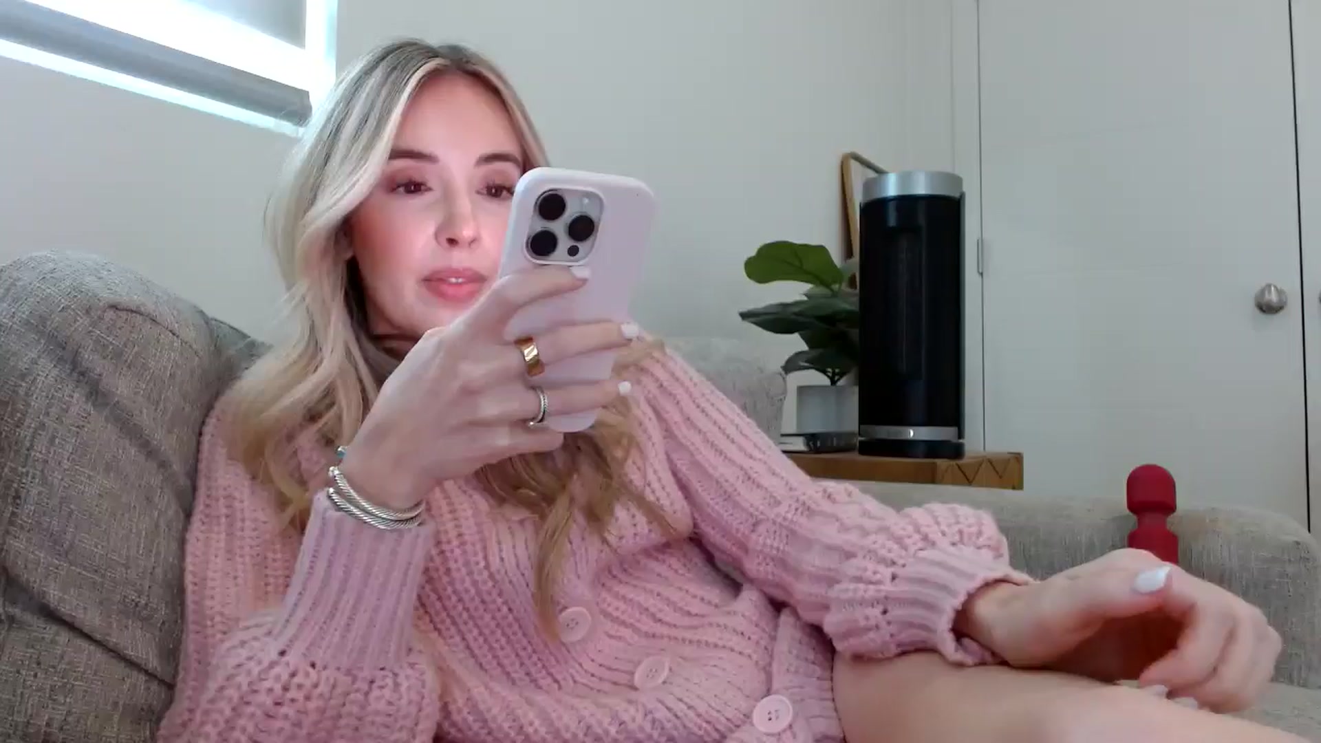 Gallery image thumbnail from Vegansoda's myfreecams stream on, 02/18/2025, 24:00 image 11 of 20