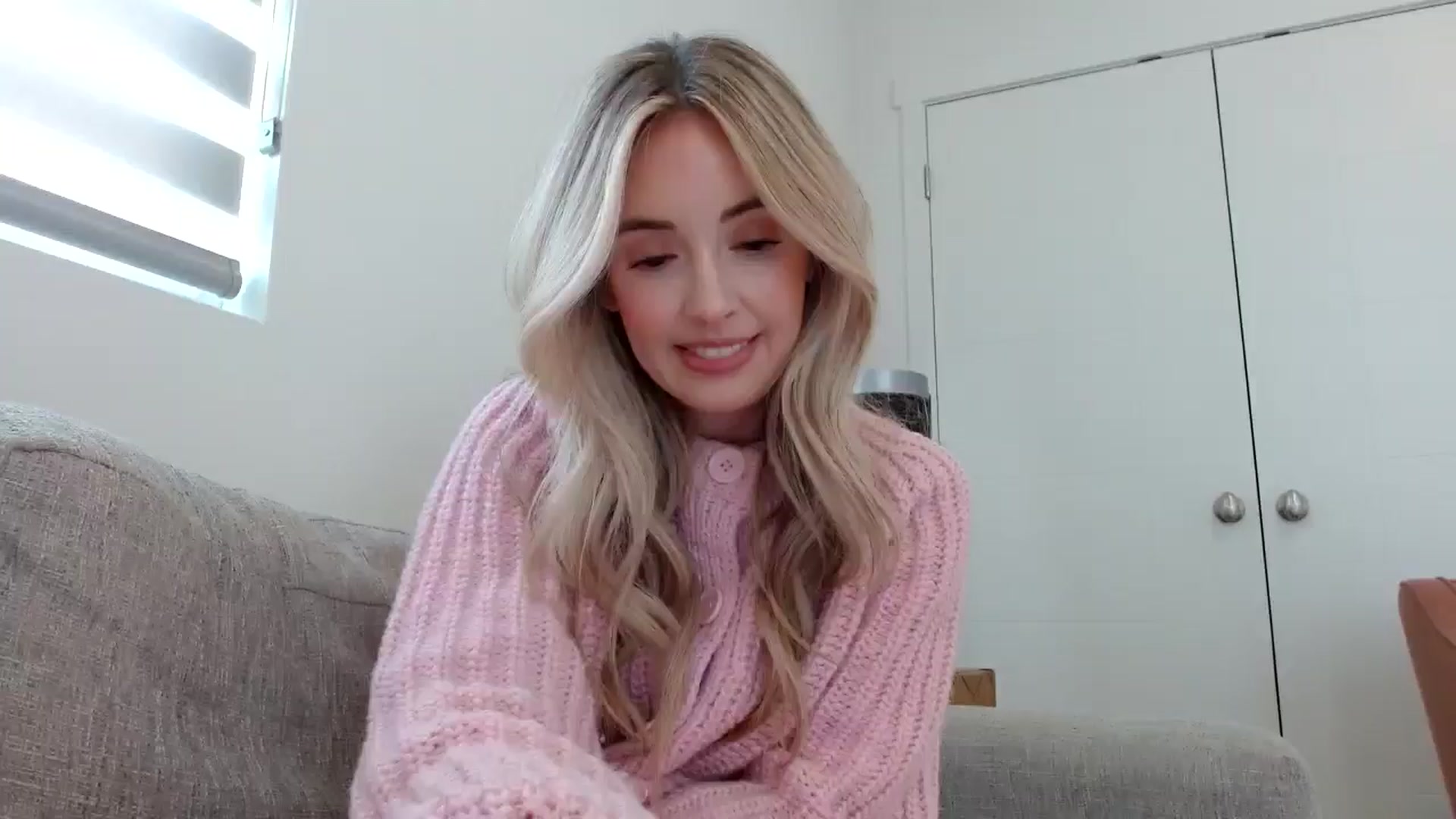 Gallery image thumbnail from Vegansoda's myfreecams stream on, 02/18/2025, 24:00 image 2 of 20