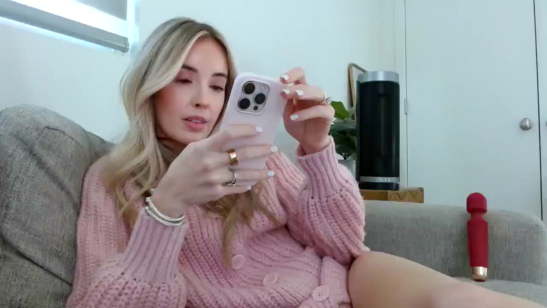 Gallery image thumbnail from Vegansoda's myfreecams stream on, 02/18/2025, 24:00 image 14 of 20