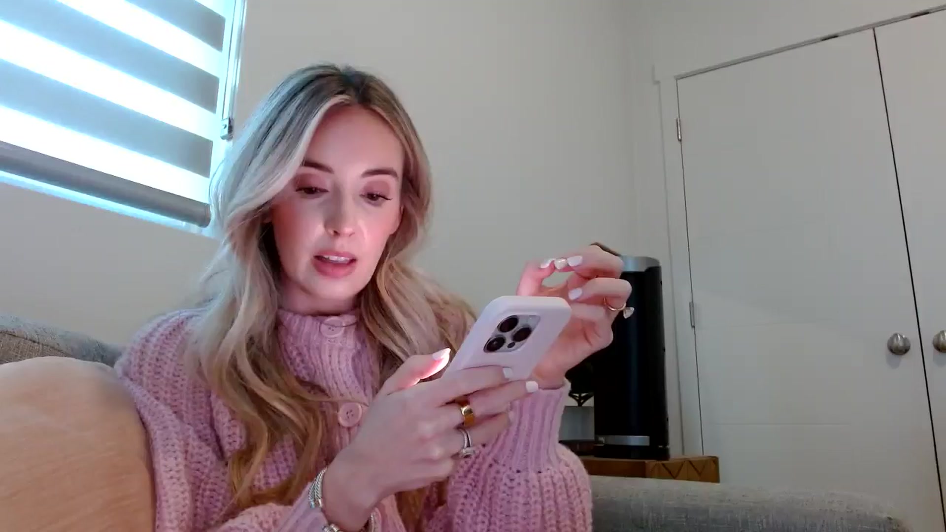Gallery image thumbnail from Vegansoda's myfreecams stream on, 02/18/2025, 24:43 image 7 of 20