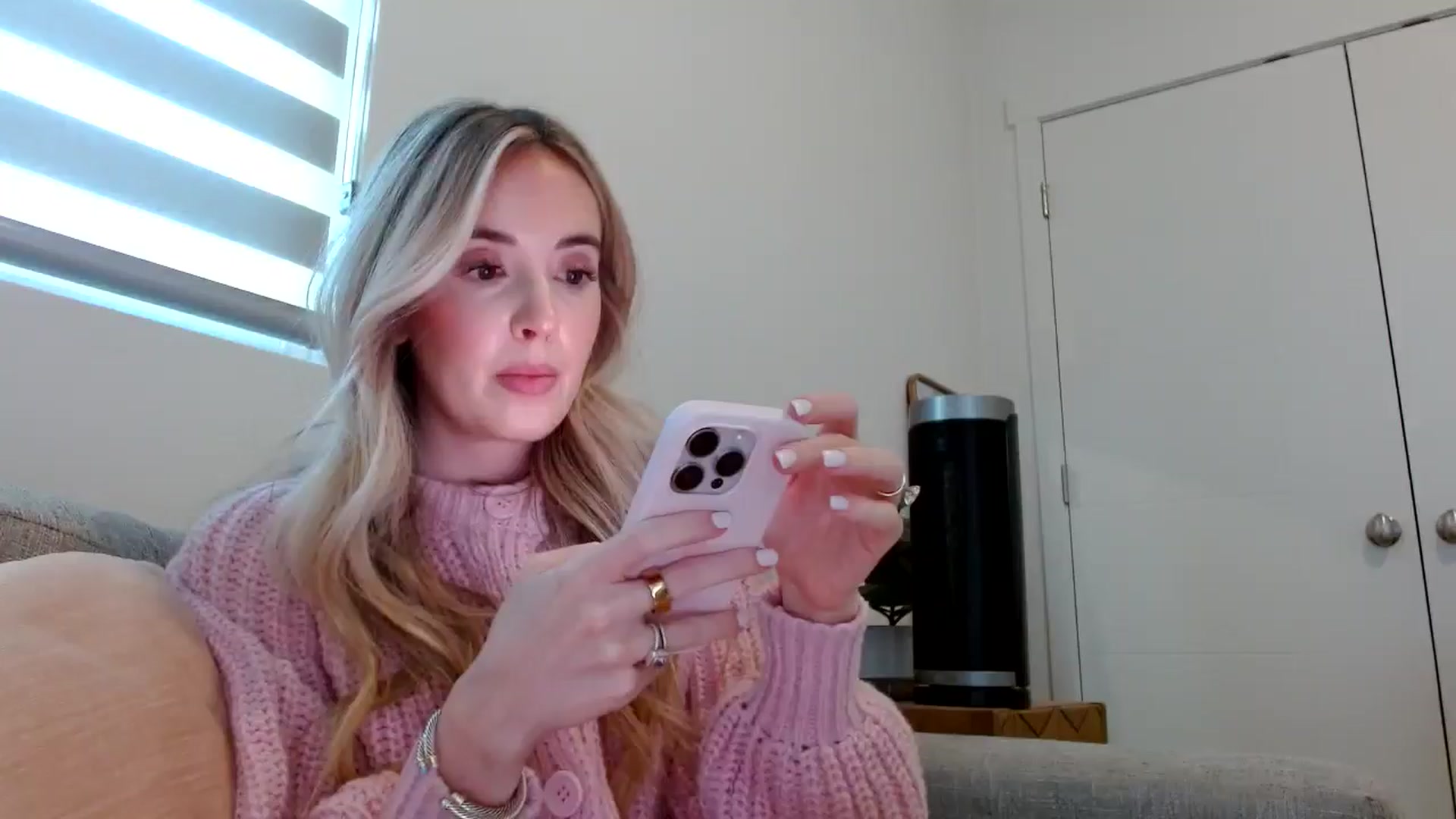 Gallery image thumbnail from Vegansoda's myfreecams stream on, 02/18/2025, 24:43 image 9 of 20