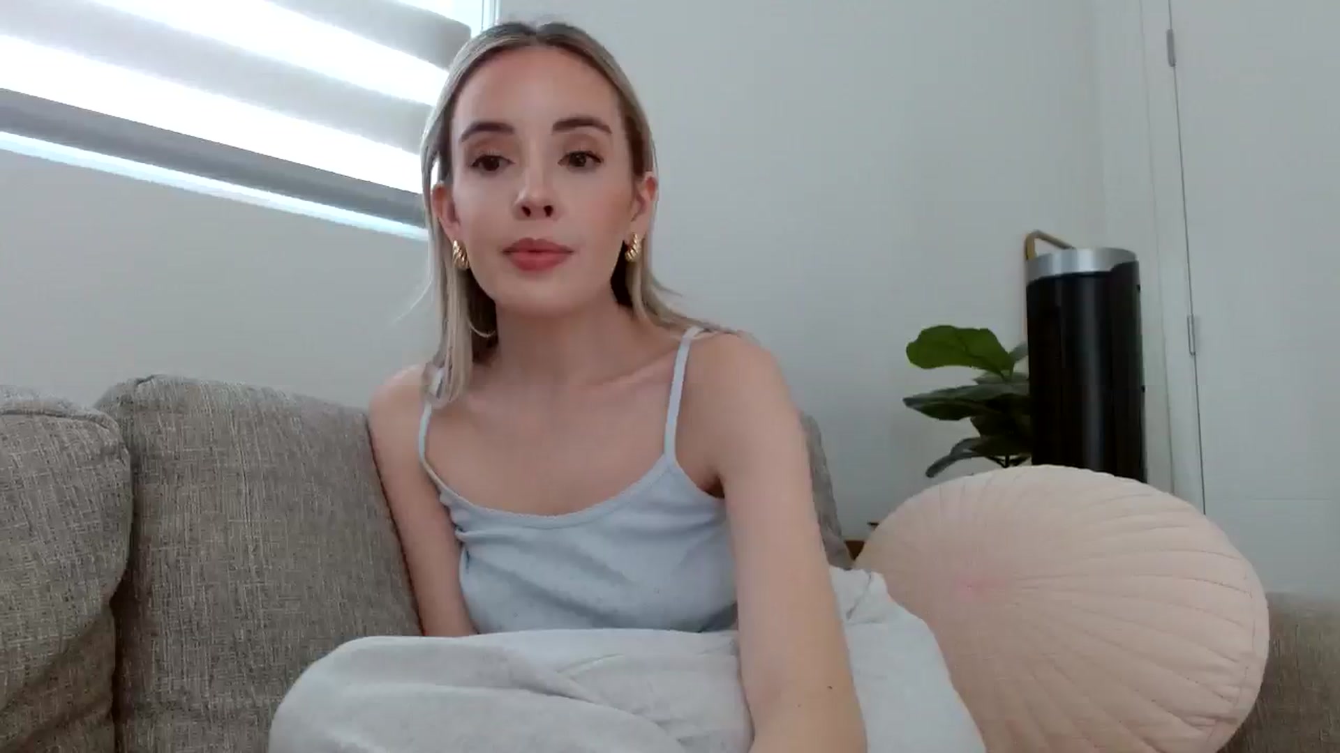 Gallery image thumbnail from Vegansoda's myfreecams stream on, 03/11/2025, 21:34 image 14 of 20