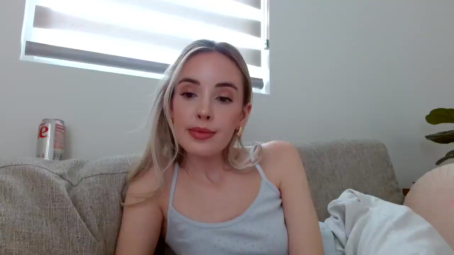 Gallery image thumbnail from Vegansoda's myfreecams stream on, 03/11/2025, 21:34 image 17 of 20