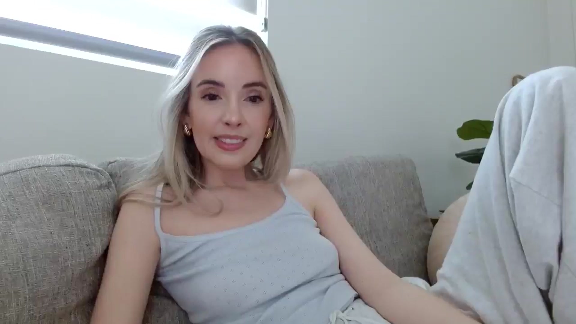 Gallery image thumbnail from Vegansoda's myfreecams stream on, 03/11/2025, 21:34 image 10 of 20