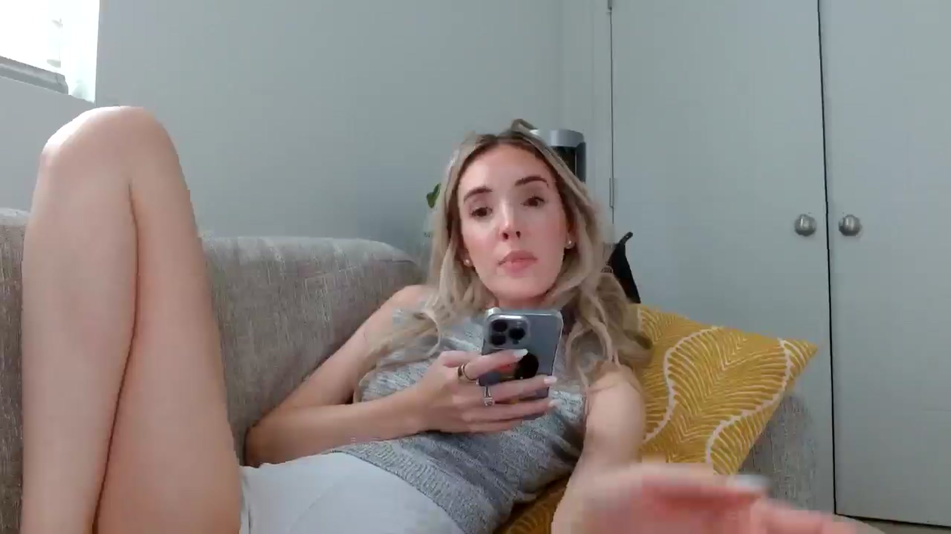 Gallery image thumbnail from Vegansoda's myfreecams stream on, 07/28/2025, 24:48 image 3 of 20
