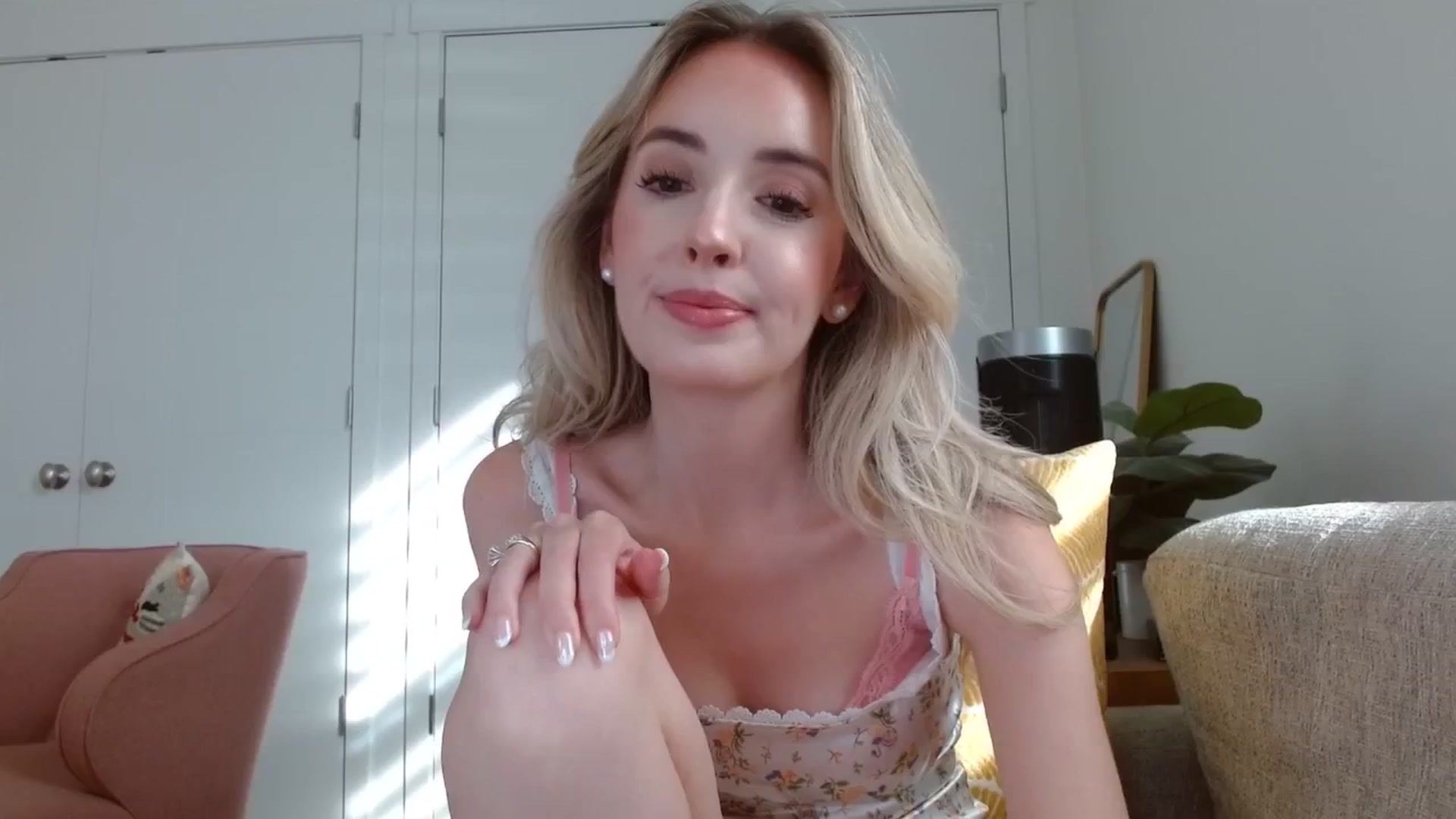 Gallery image thumbnail from Vegansoda's myfreecams stream on, 08/12/2025, 24:30 image 4 of 20
