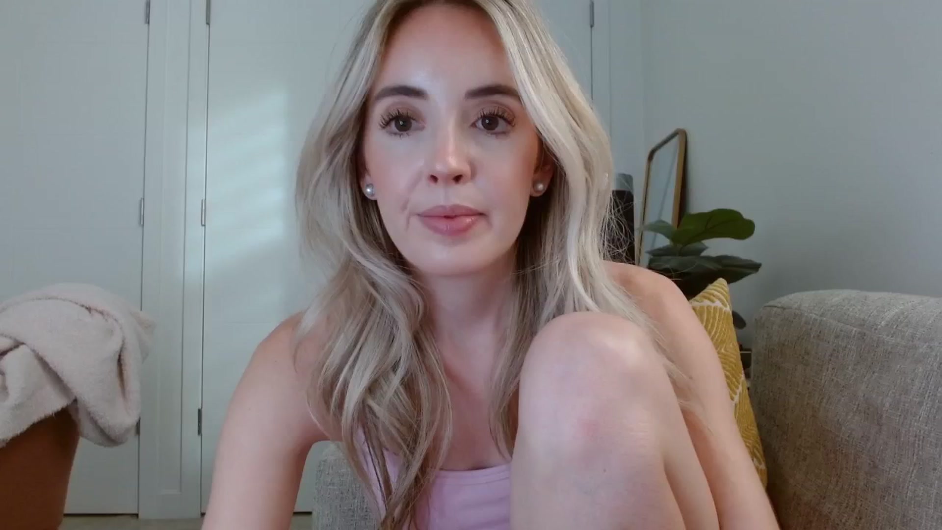 Gallery image thumbnail from Vegansoda's myfreecams stream on, 09/01/2025, 01:06 image 4 of 20