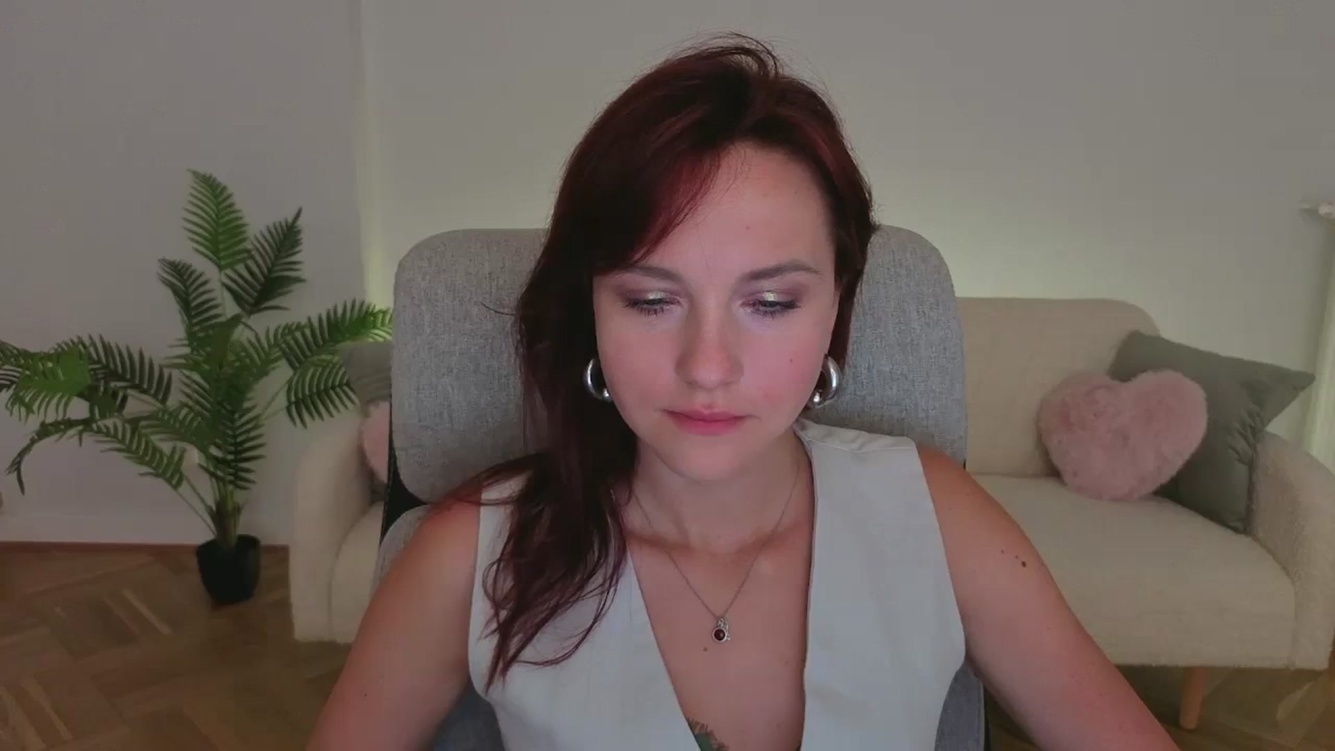 Gallery image thumbnail from Velanique's myfreecams stream on, 10/25/2025, 16:59 image 15 of 20