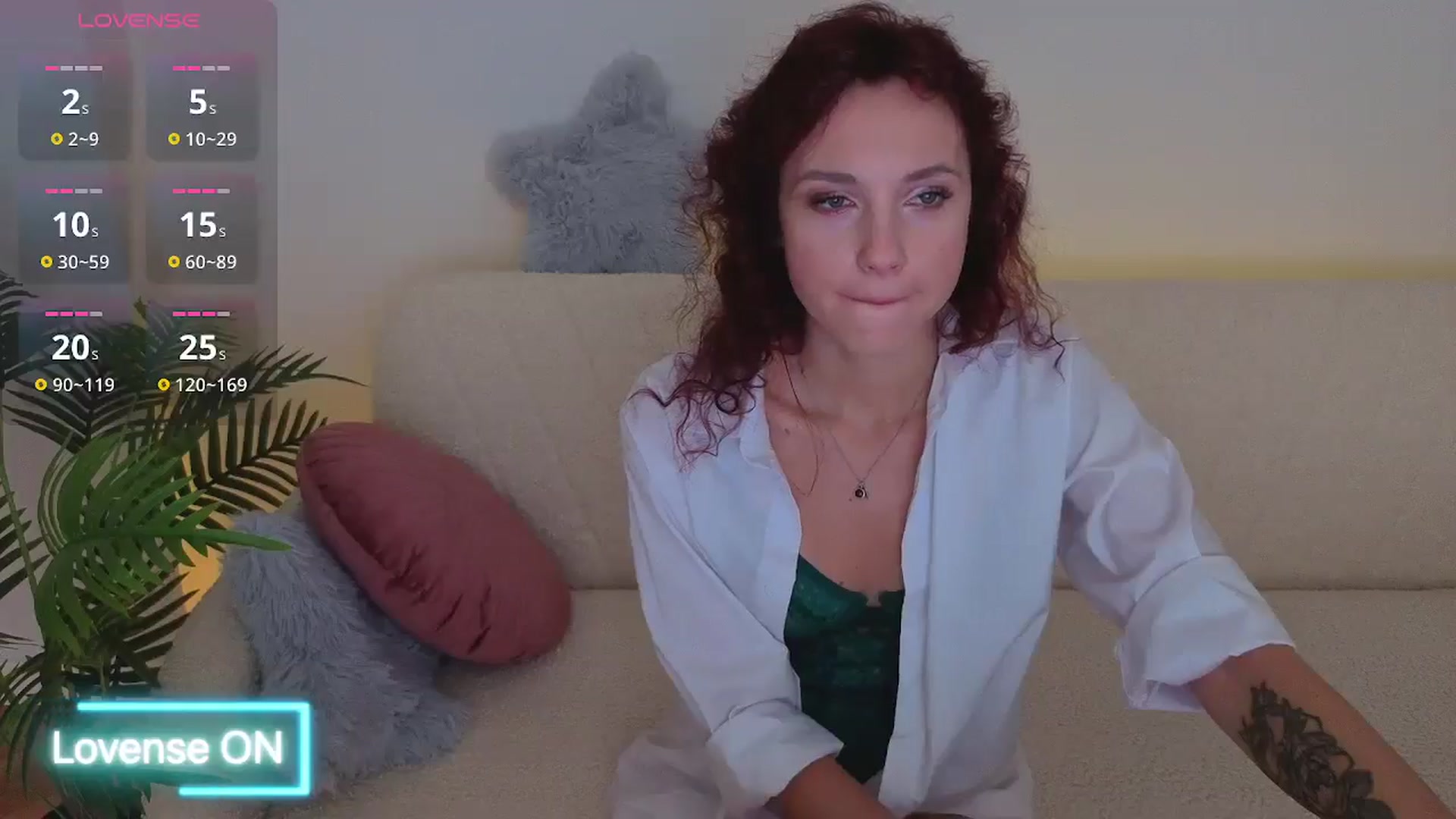 Gallery image thumbnail from Velanique's myfreecams stream on, 11/15/2025, 17:10 image 9 of 20