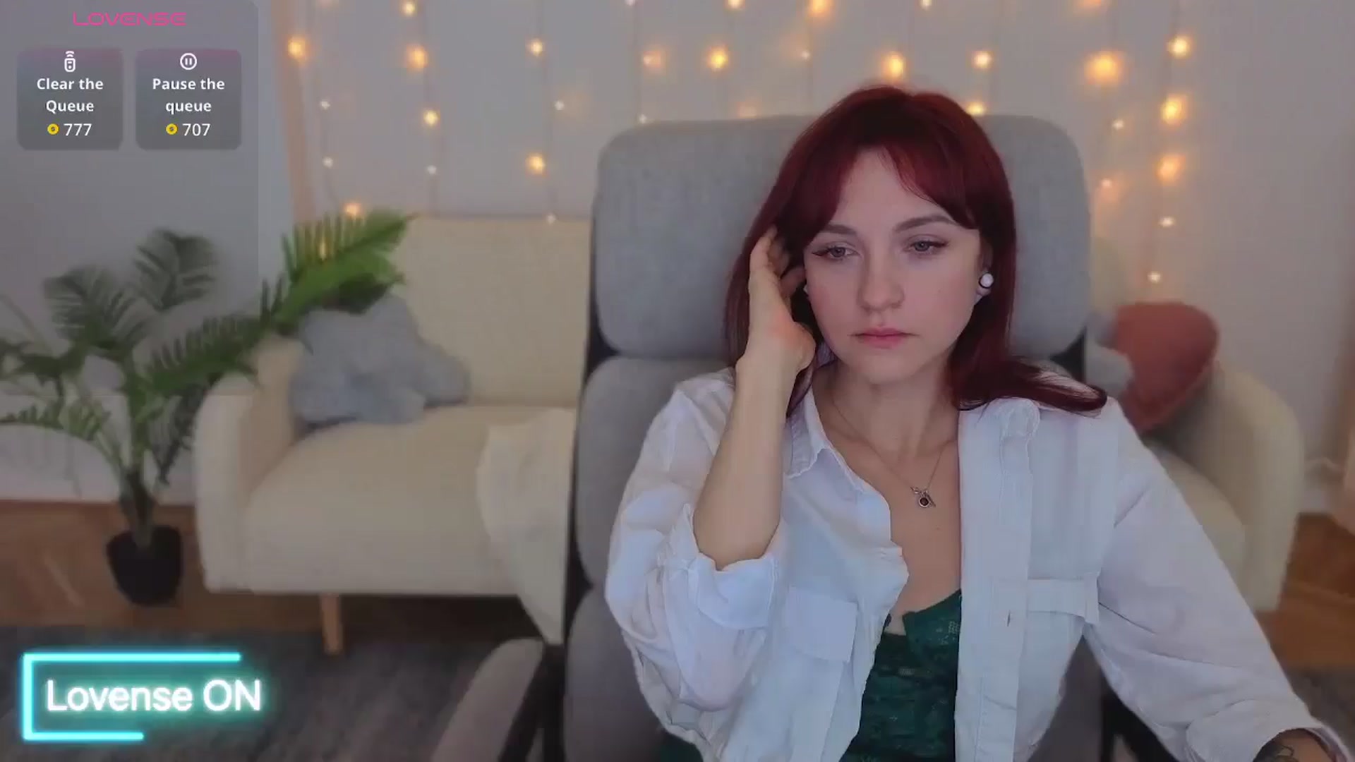Gallery image thumbnail from Velanique's myfreecams stream on, 12/21/2025, 18:11 image 14 of 20