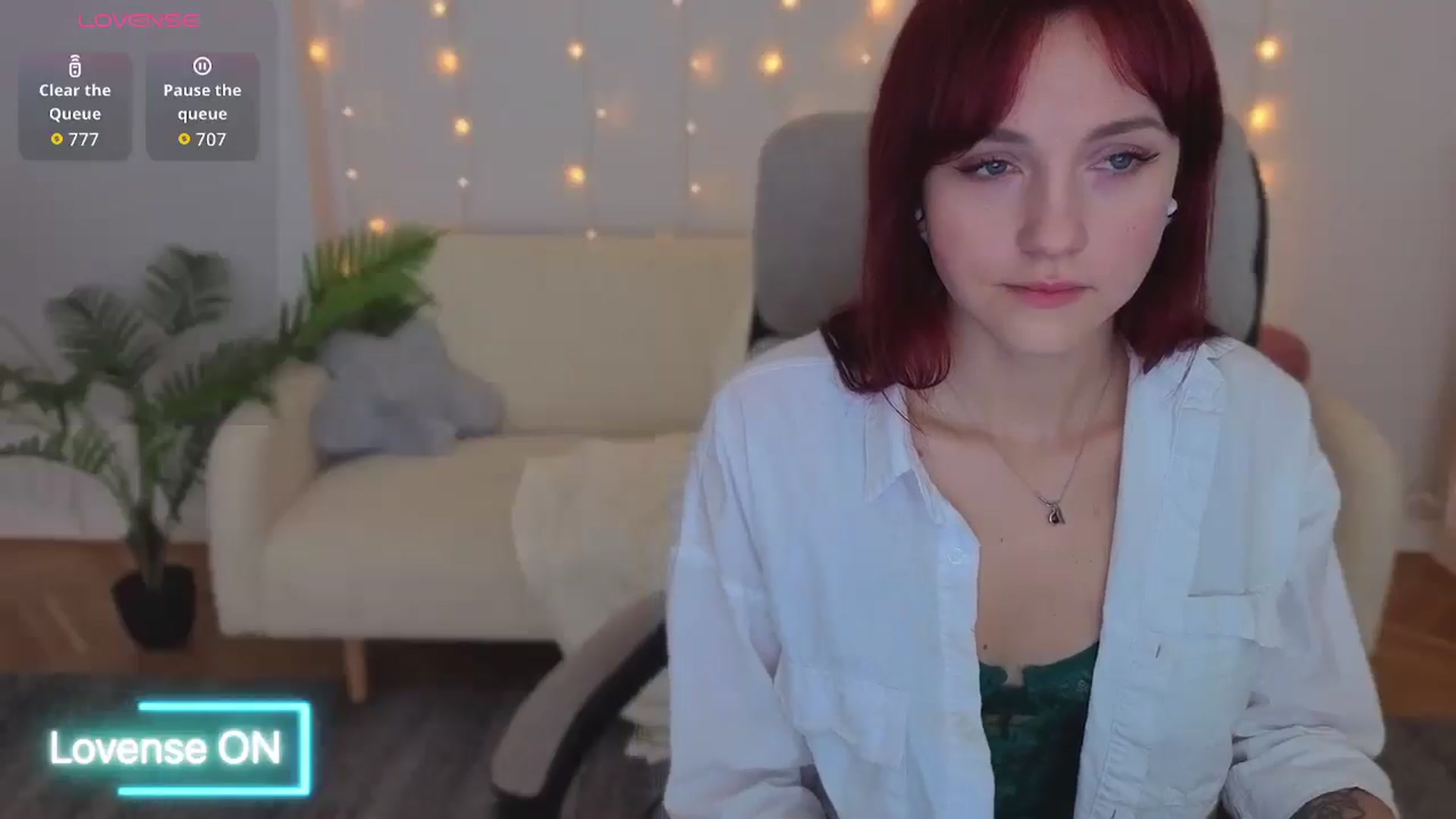Gallery image thumbnail from Velanique's myfreecams stream on, 12/21/2025, 18:11 image 11 of 20
