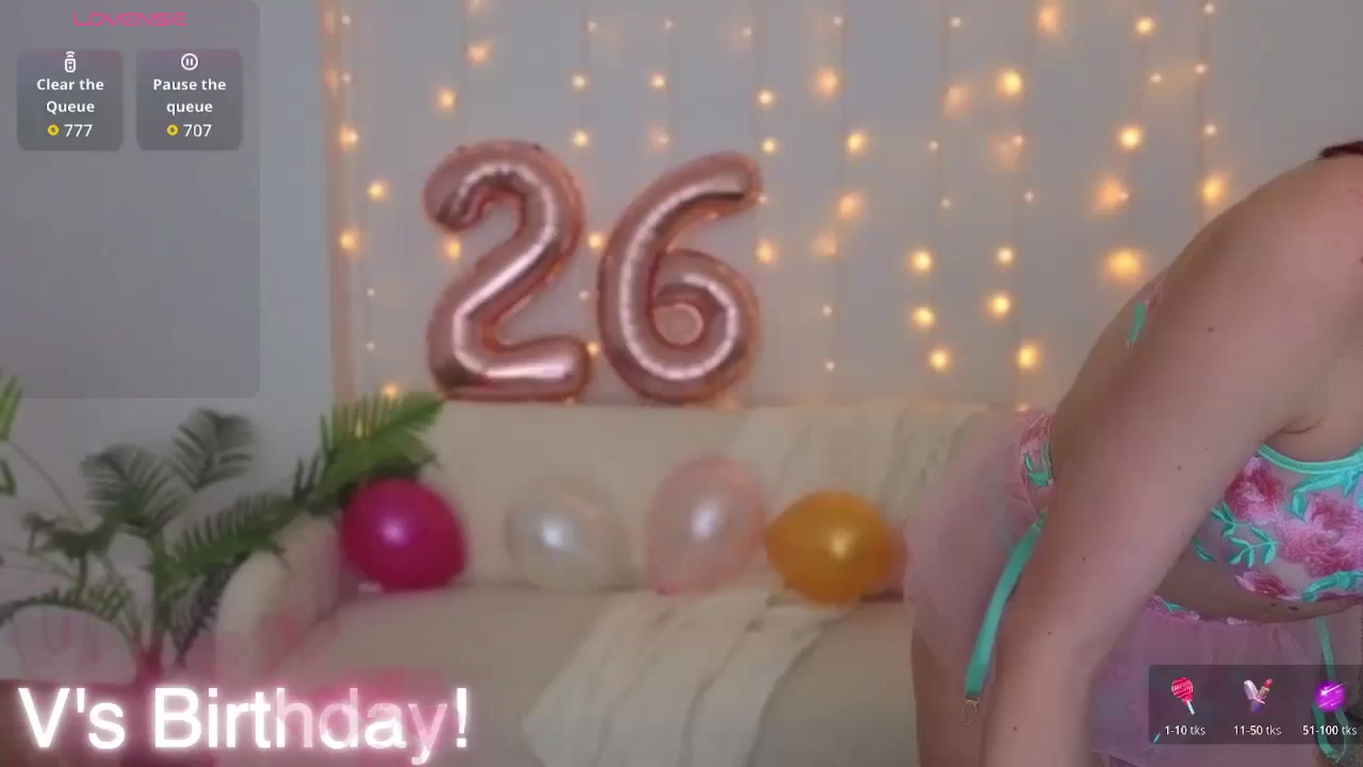 Gallery image thumbnail from Velanique's myfreecams stream on, 12/22/2025, 15:46 image 12 of 20