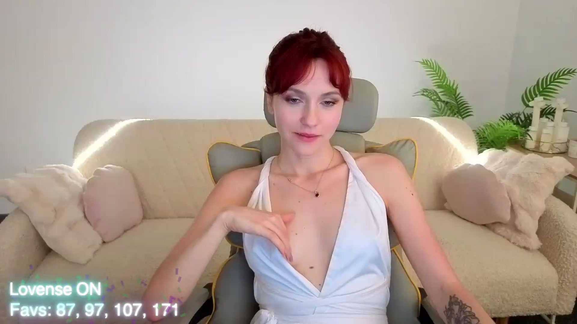 Gallery image thumbnail from Velanique's myfreecams stream on, 06/12/2026, 21:28 image 8 of 20