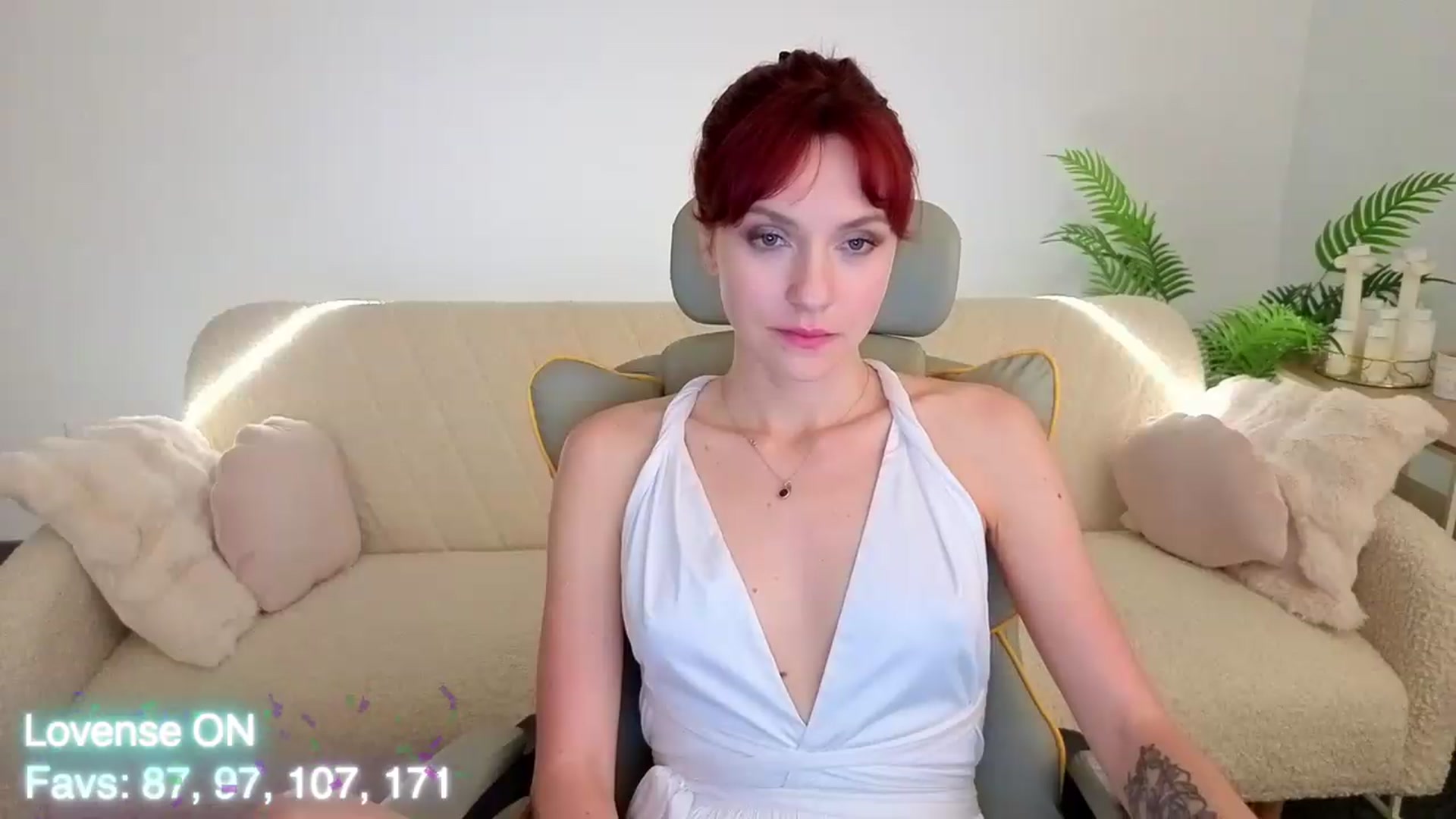 Gallery image thumbnail from Velanique's myfreecams stream on, 06/12/2026, 21:28 image 4 of 20