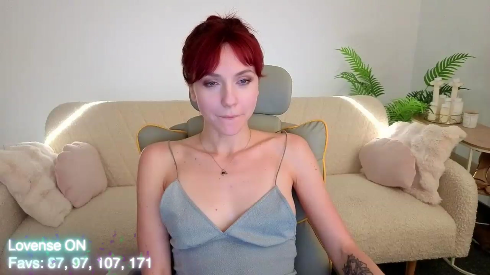 Gallery image thumbnail from Velanique's myfreecams stream on, 06/13/2026, 22:01 image 4 of 20