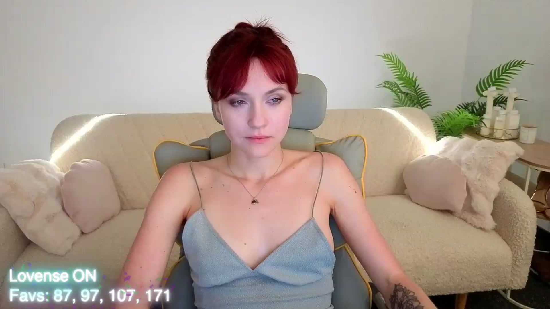 Gallery image thumbnail from Velanique's myfreecams stream on, 06/13/2026, 22:01 image 5 of 20