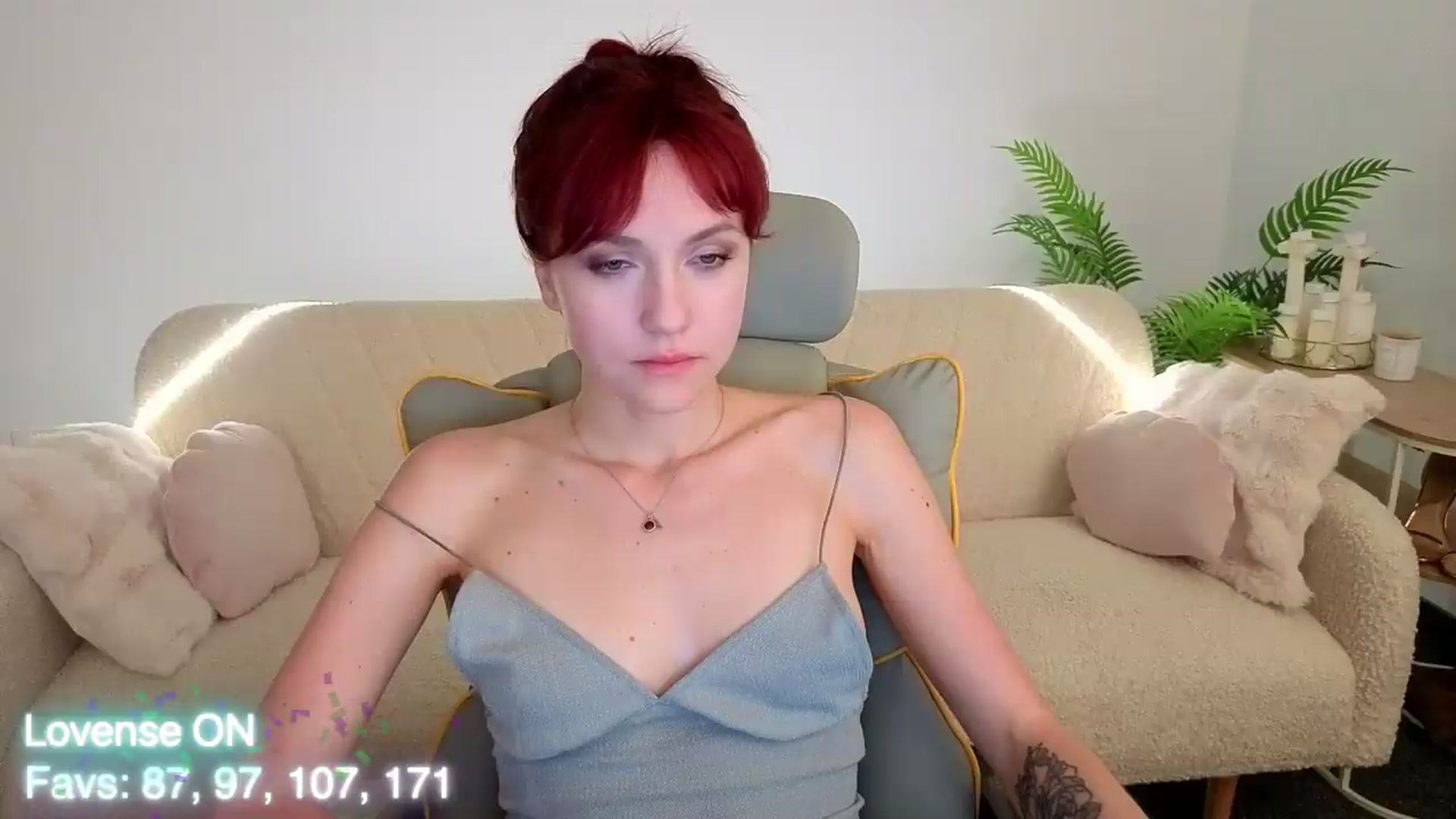 Gallery image thumbnail from Velanique's myfreecams stream on, 06/13/2026, 22:01 image 3 of 20