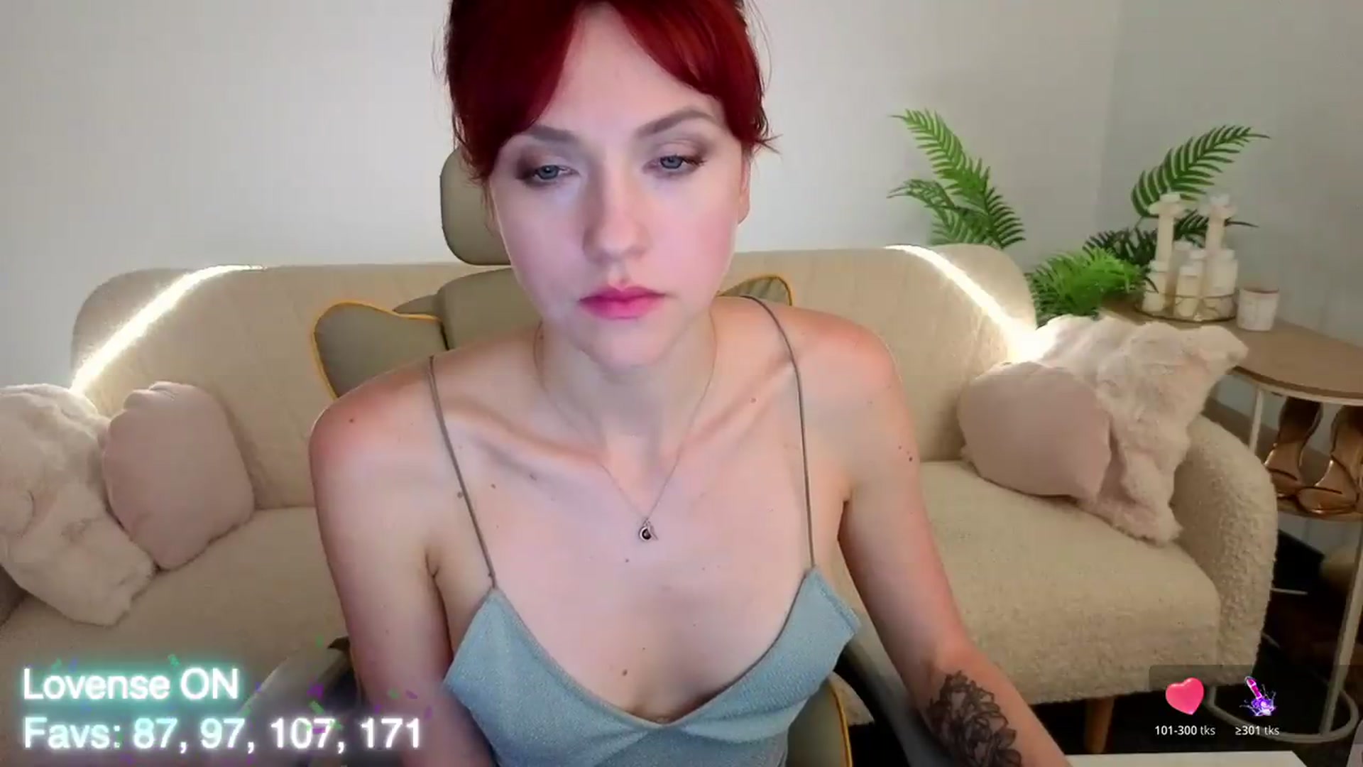 Gallery image thumbnail from Velanique's myfreecams stream on, 06/13/2026, 22:01 image 17 of 20