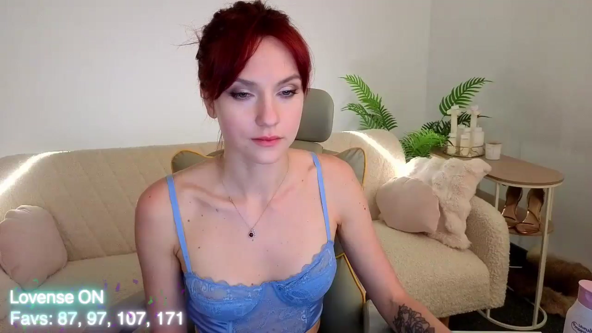 Gallery image thumbnail from Velanique's myfreecams stream on, 06/15/2026, 21:34 image 19 of 20