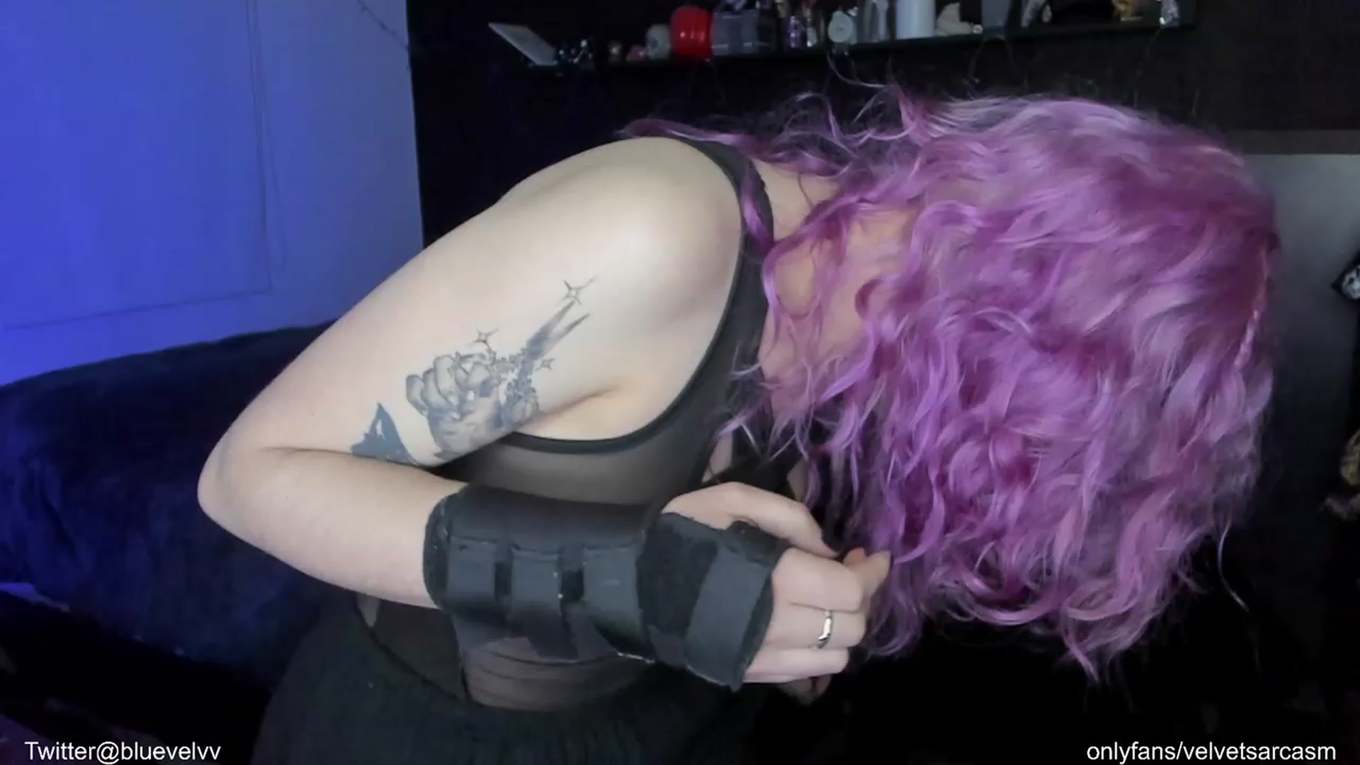 Gallery image thumbnail from VelvetSarcasm's myfreecams stream on, 05/15/2023, 04:57 image 7 of 20